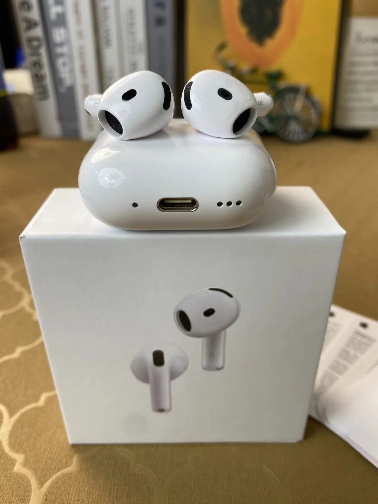 Apple AirPods with Wireless Charging Case