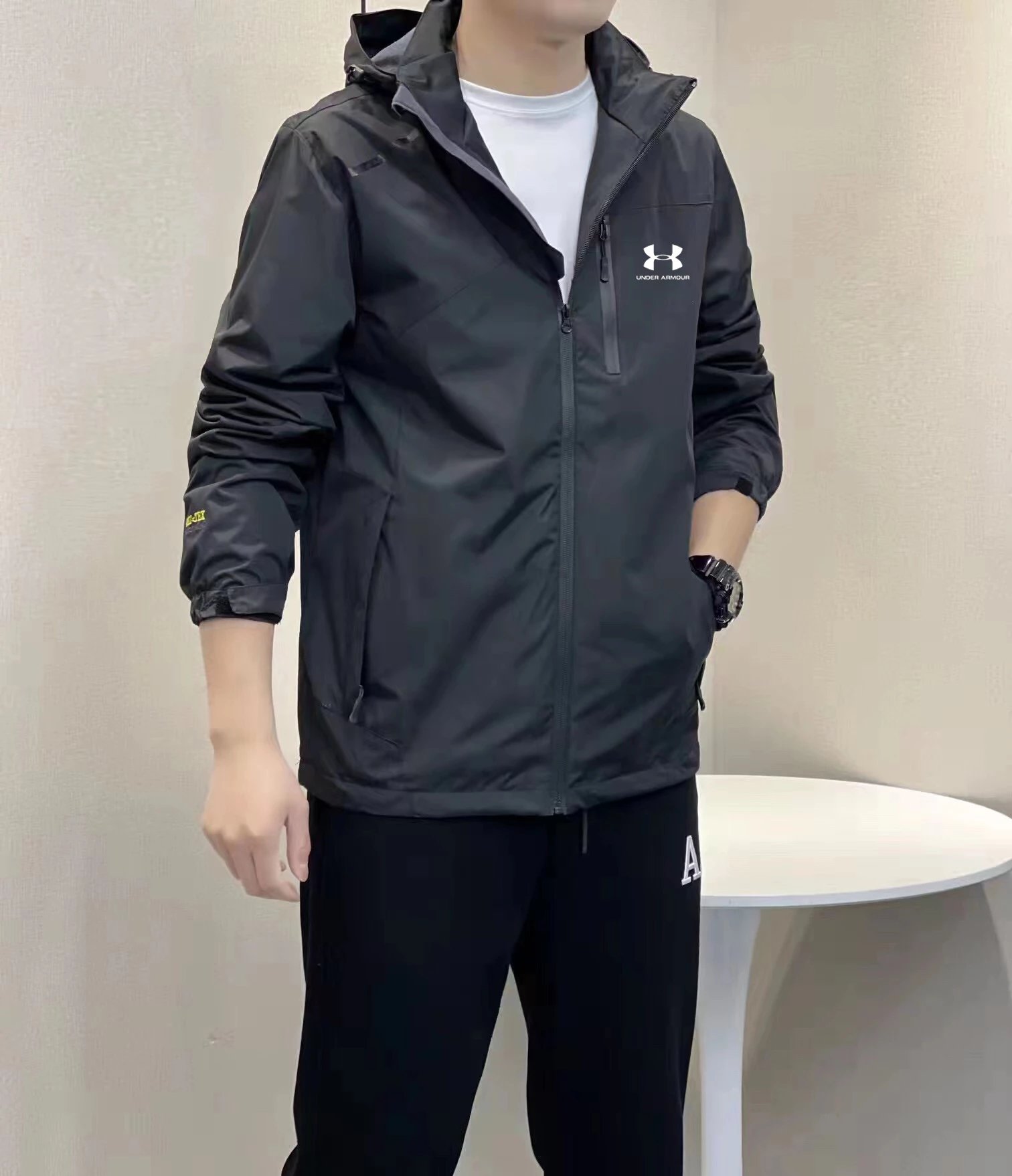 冲锋衣男女情侣款防风防水户外登山服夹克连帽外套