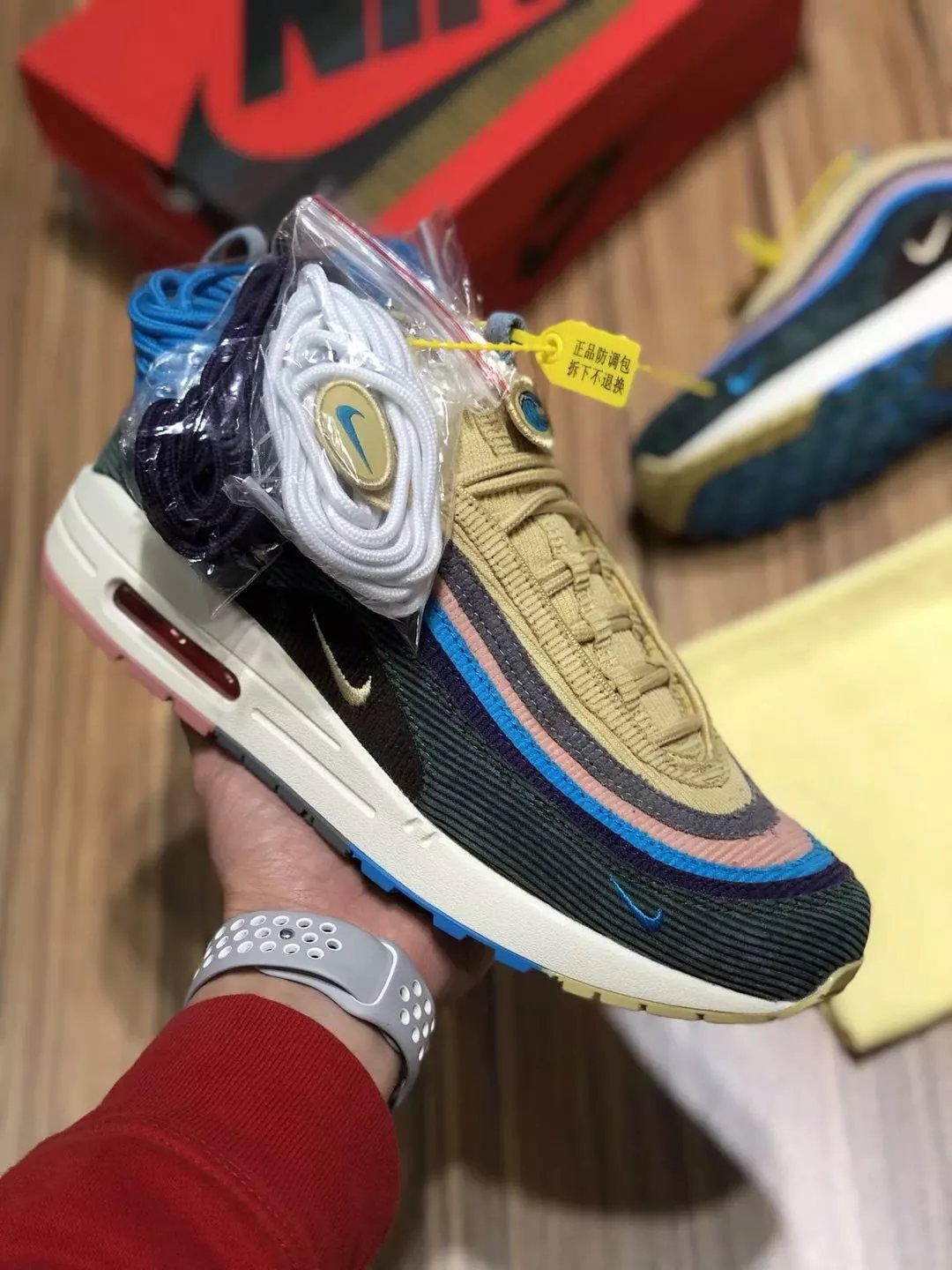 Nike Air Max 97/1 Sean wotherspoon 彩色灯芯绒 AJ4219-400 尺码：36--4
