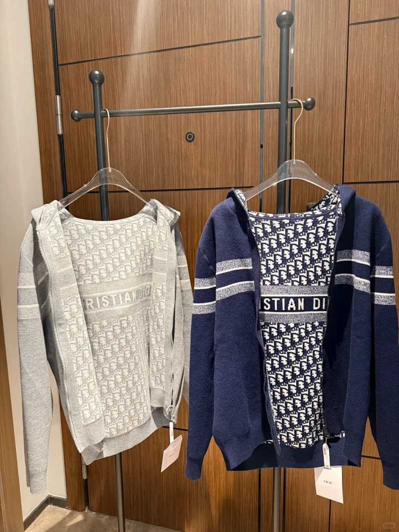 FR01--经典百搭舒适卫衣羽绒服WhatsApp+86 159 8088 5450