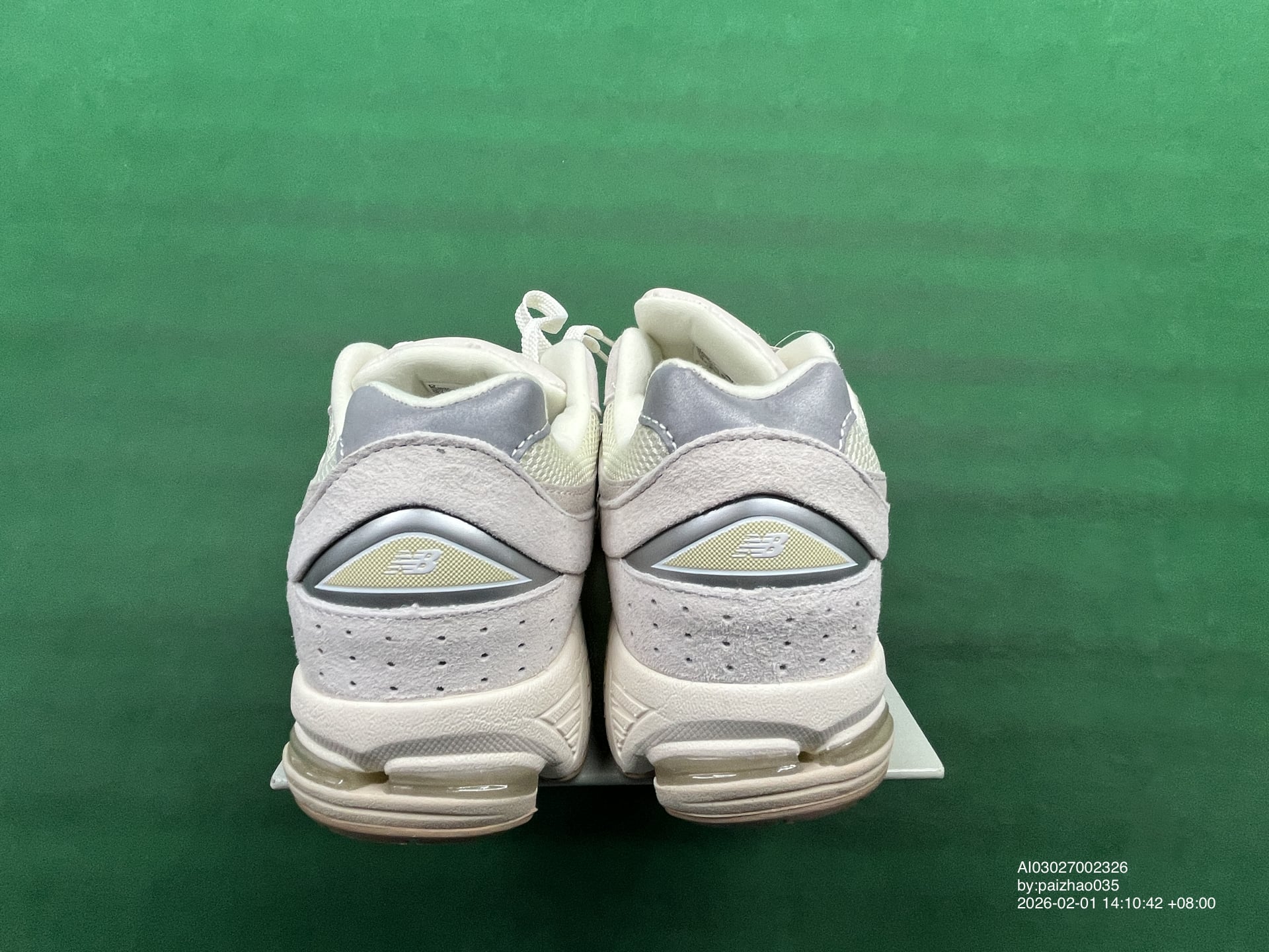 New Balance 2002R QC