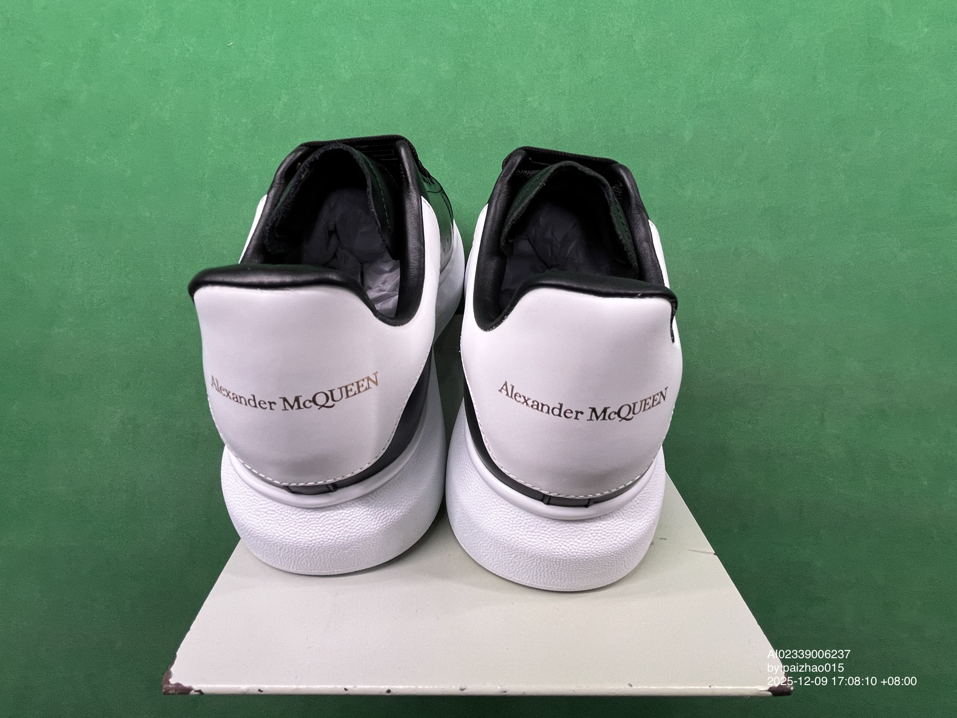 Alexander McQueen Sneakers QC