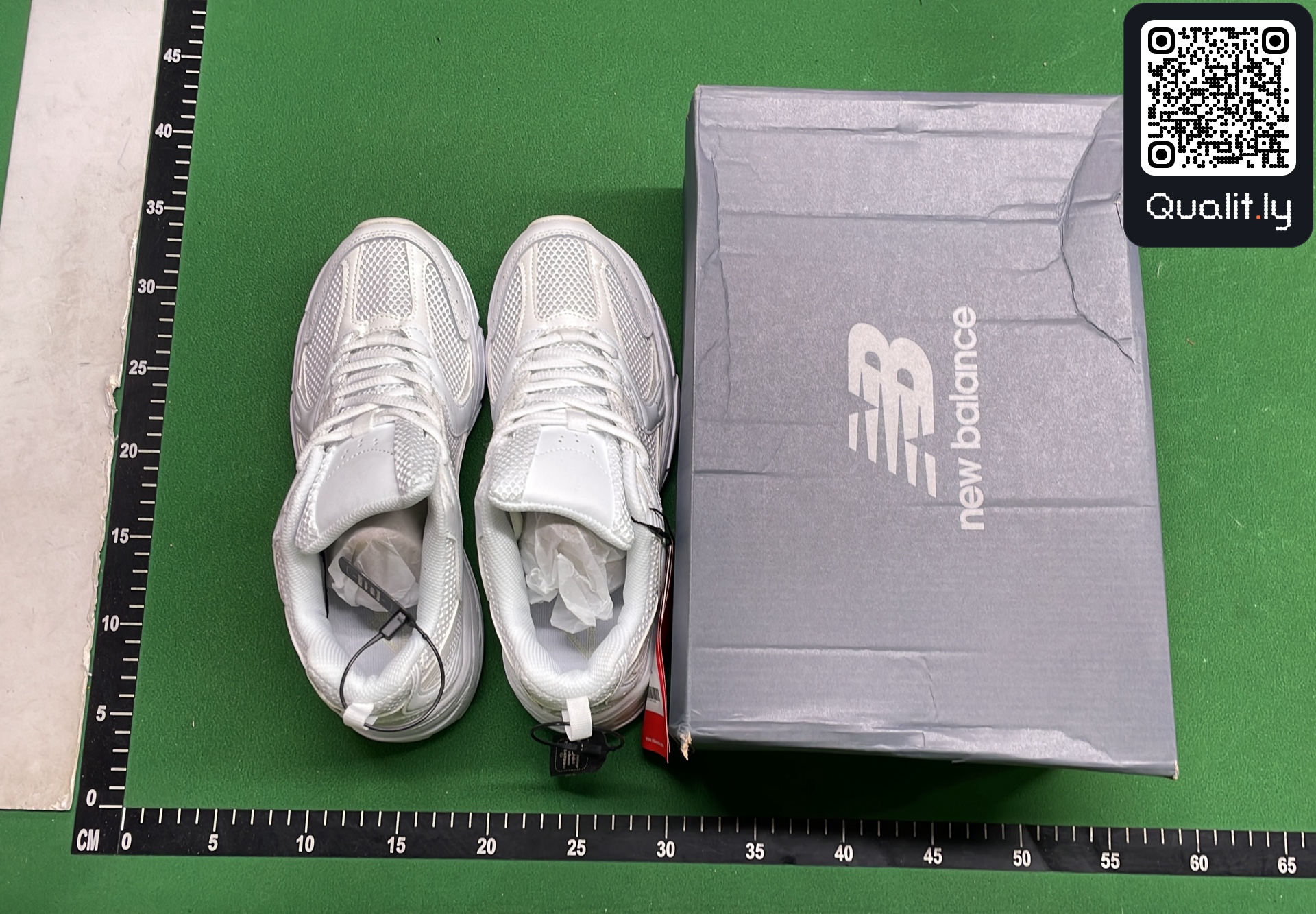 Sneaker — QC-Foto 1 von 150