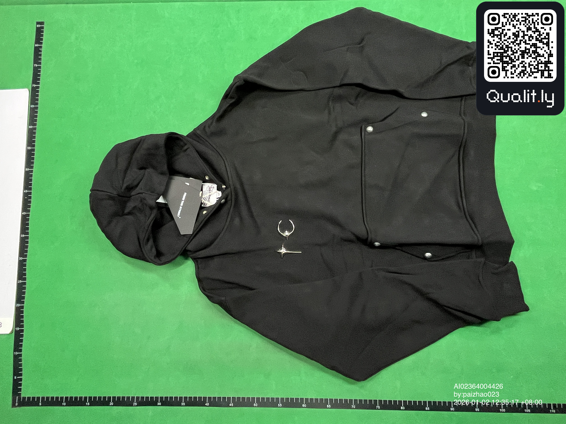 Hoodie QC photo 3 of 8