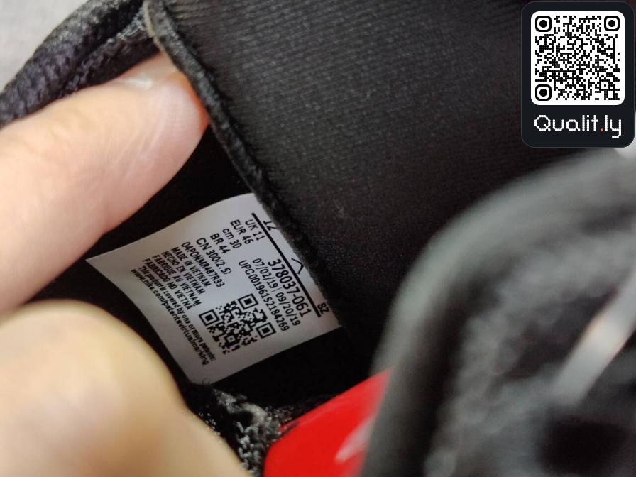Sneakers QC photo 1 of 20