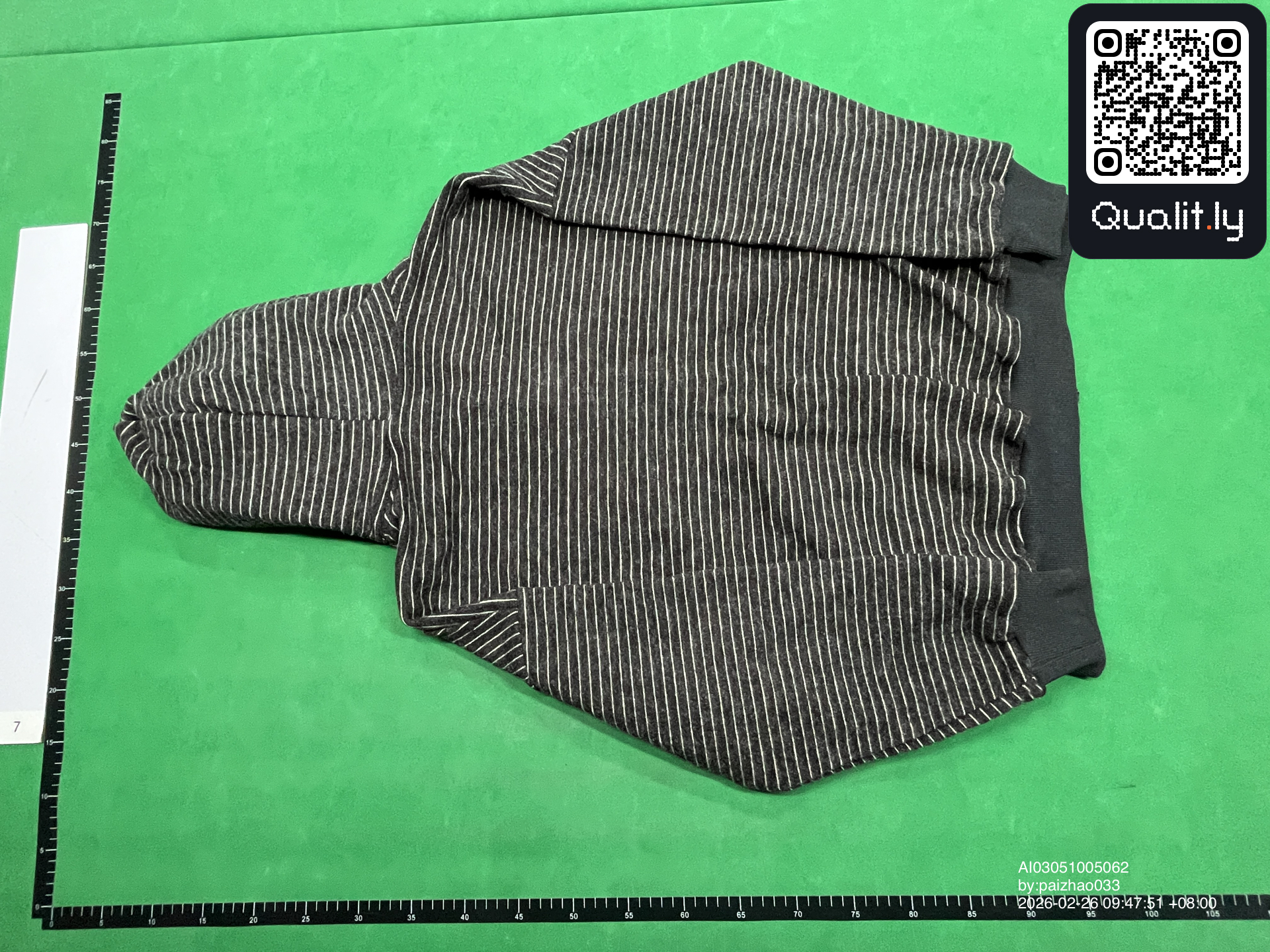 Hoodie — QC-foto 2 av 12