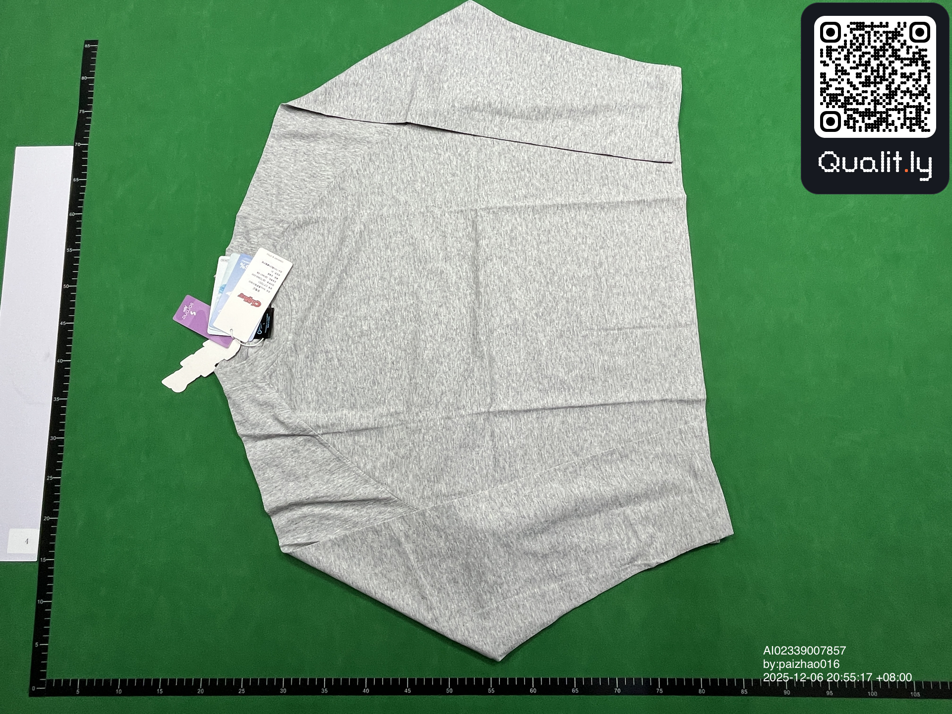 T-shirt — photo QC 3 sur 8