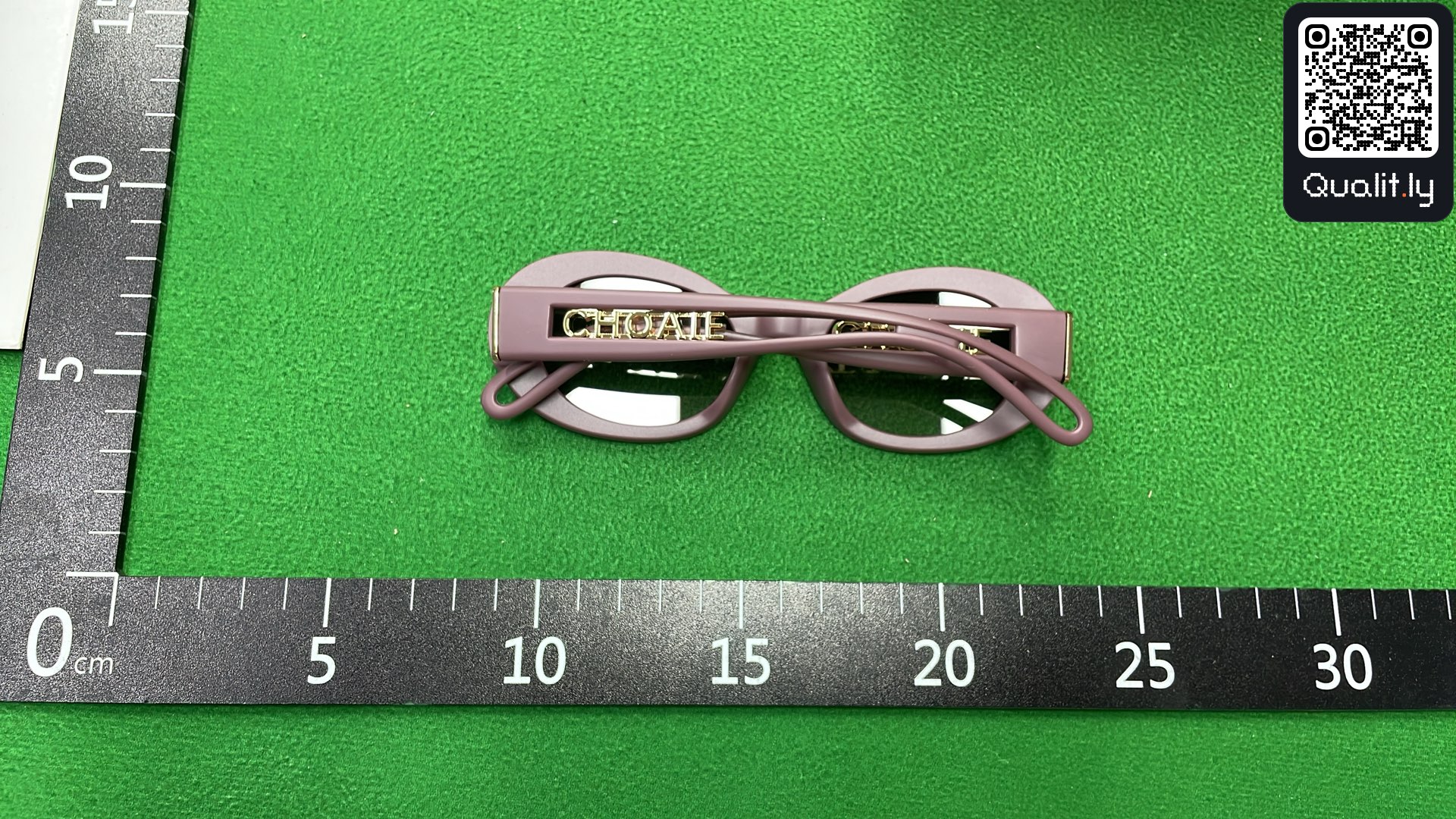 Lunettes de soleil — photo QC 2 sur 3