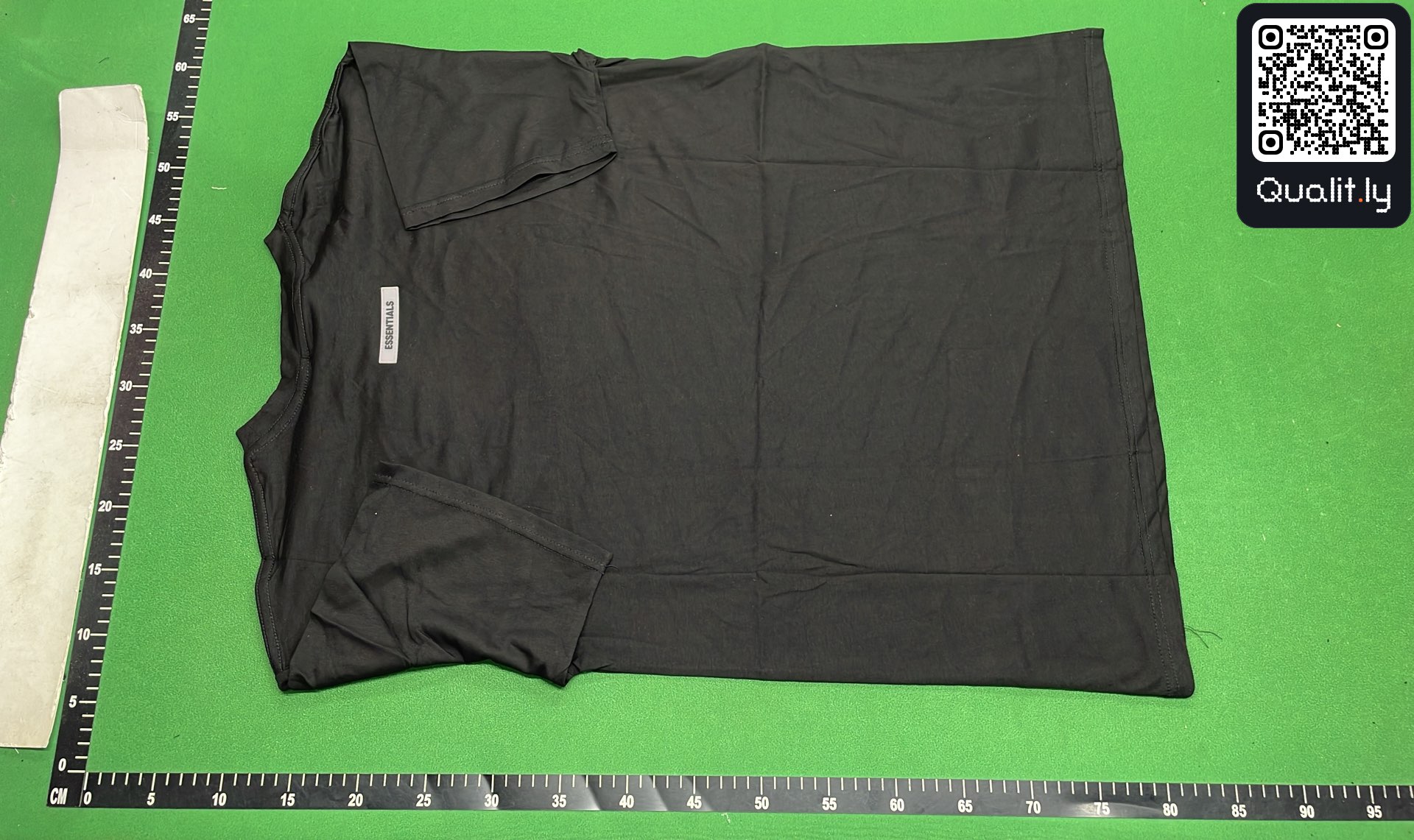 T-shirt — foto QC 3 di 12