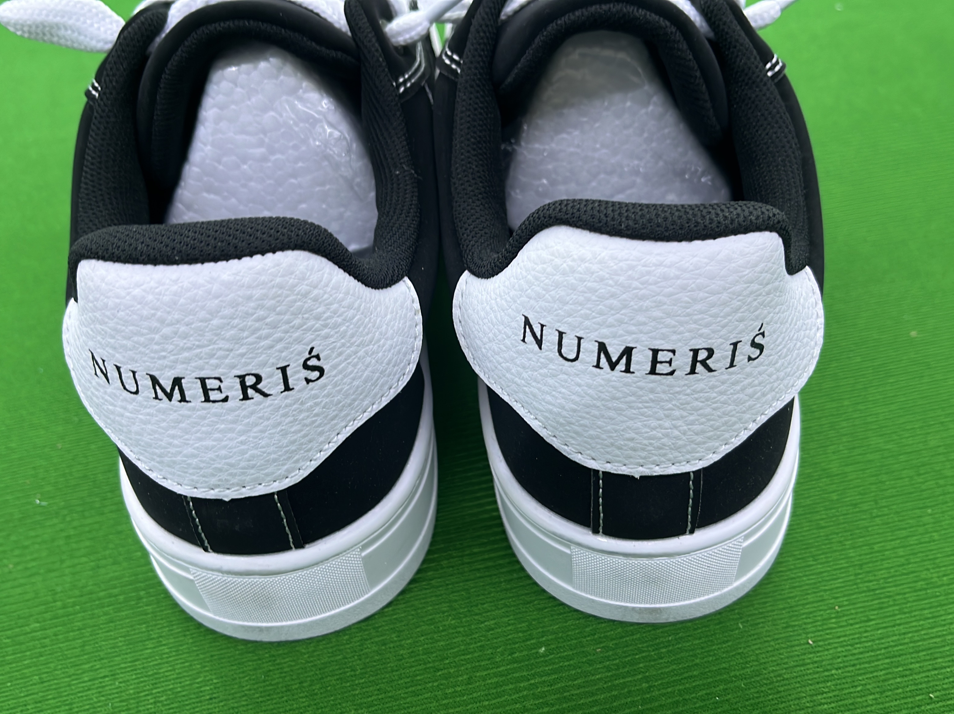 Sneakers QC photo 2 of 12