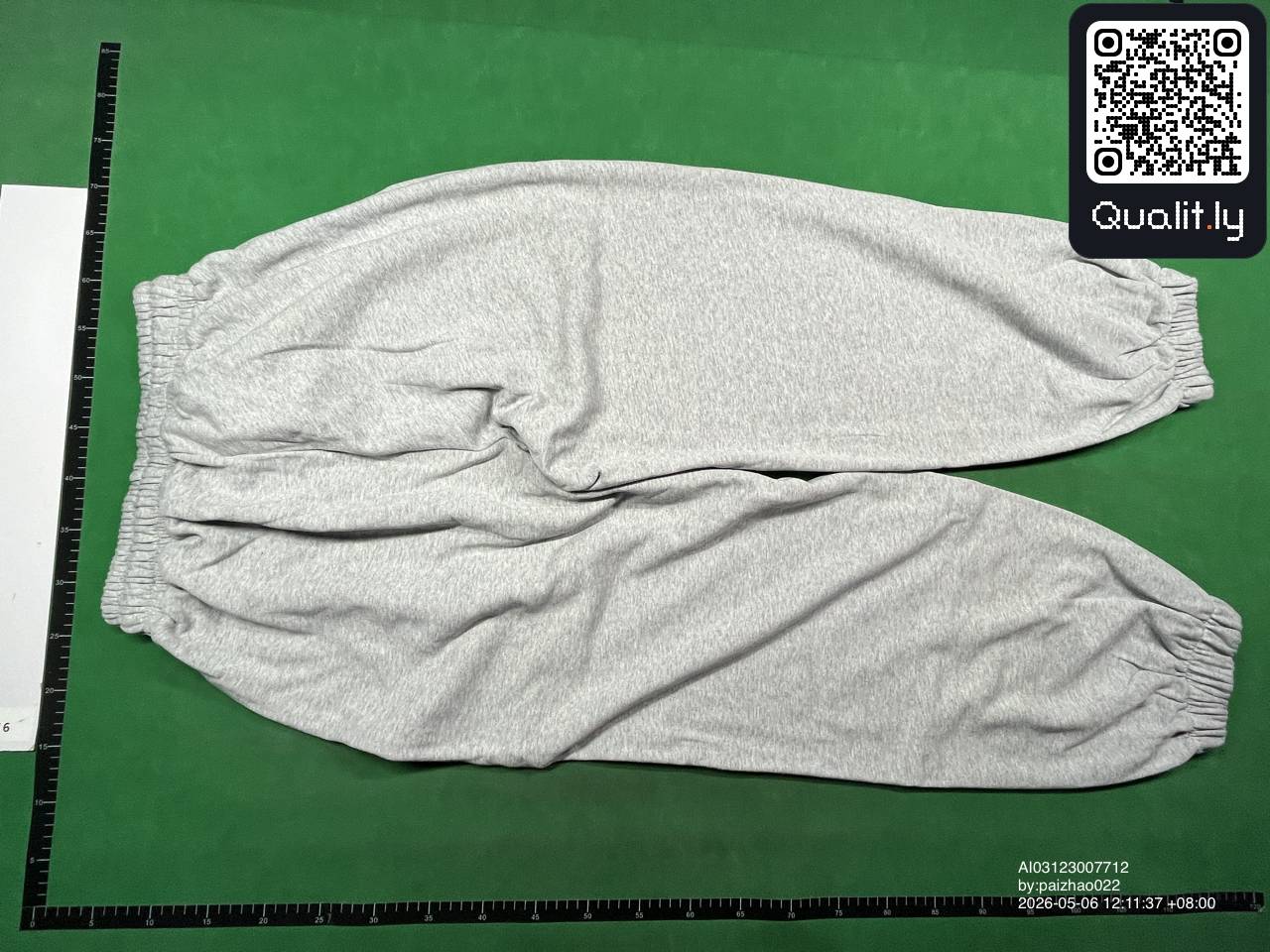 Sweat — photo QC 2 sur 8