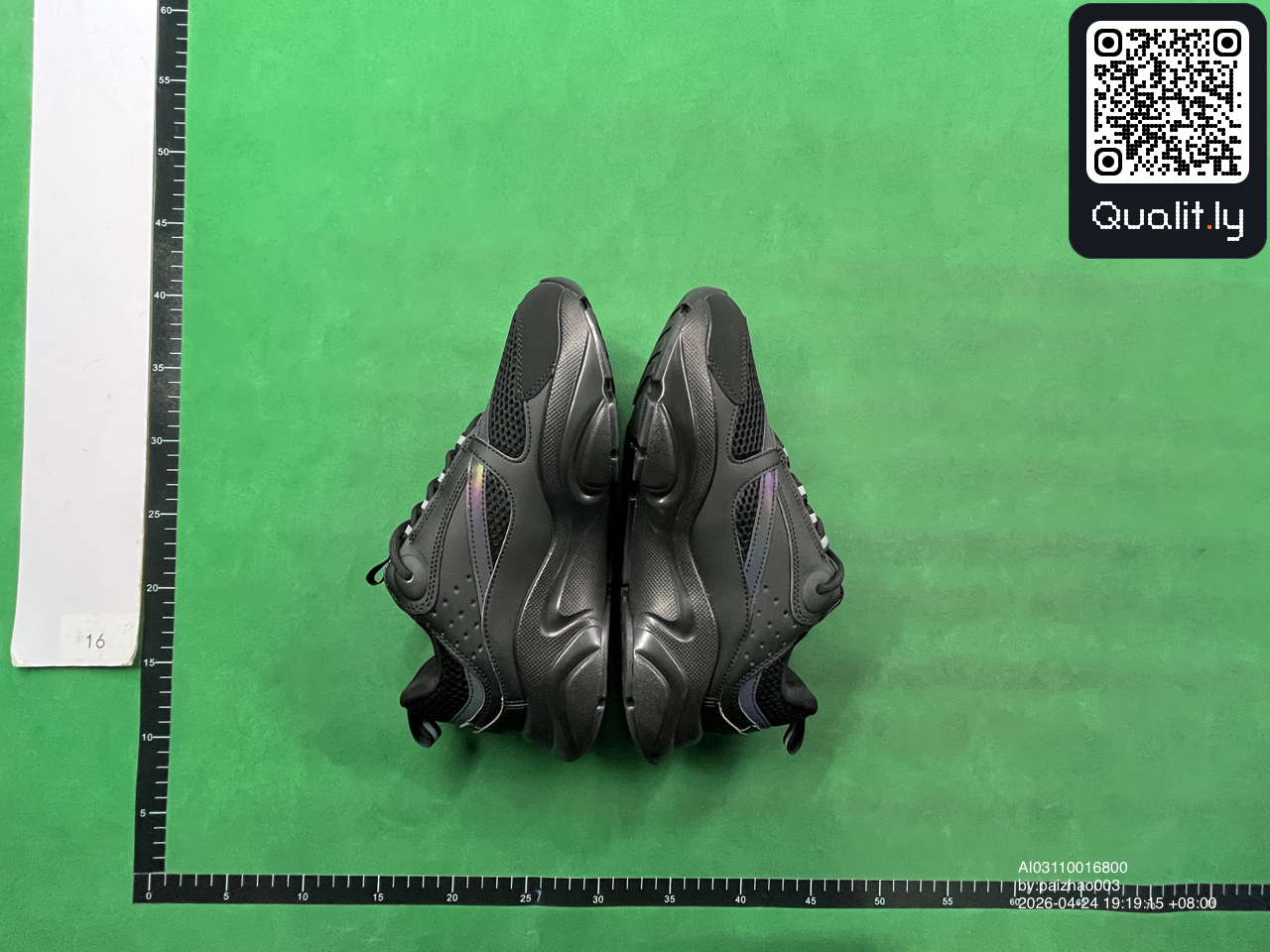 Sneakers QC photo 3 of 6