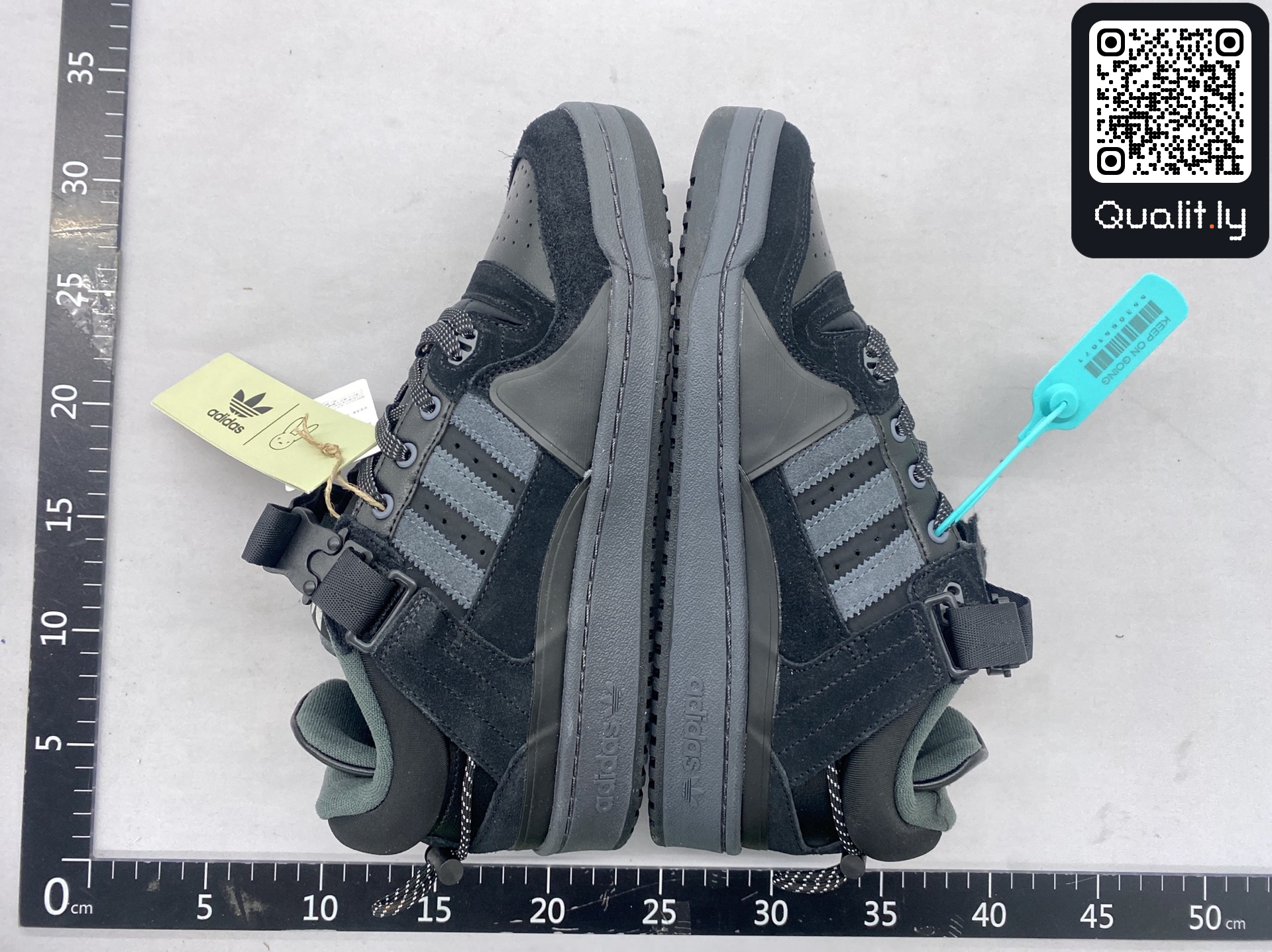 Sneakers — foto QC 3 di 6