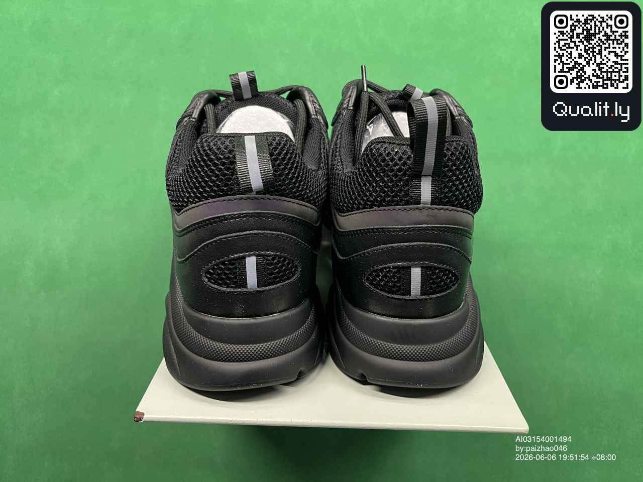 Sneakers — foto QC 3 di 151