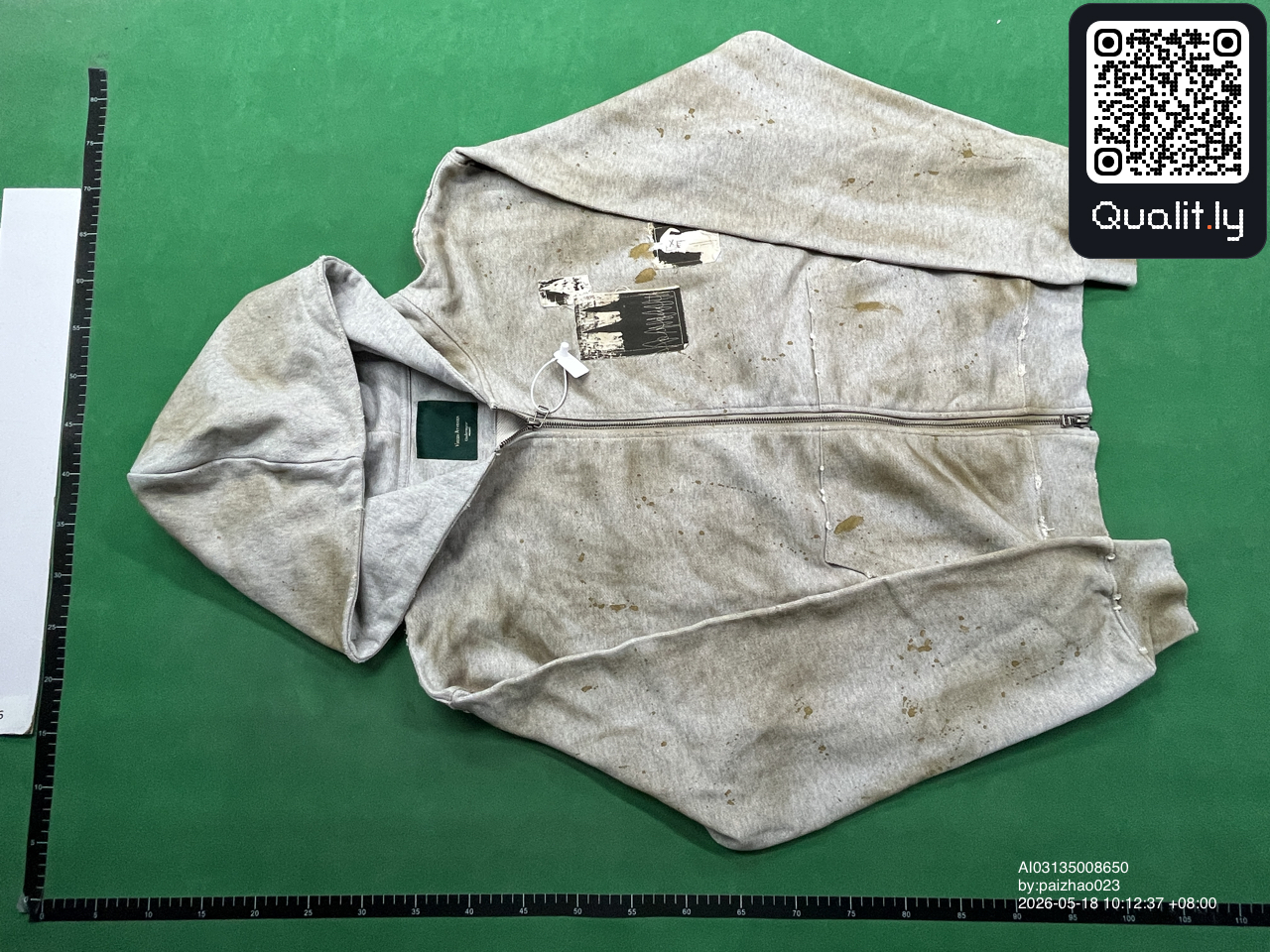 Sweat — photo QC 3 sur 4