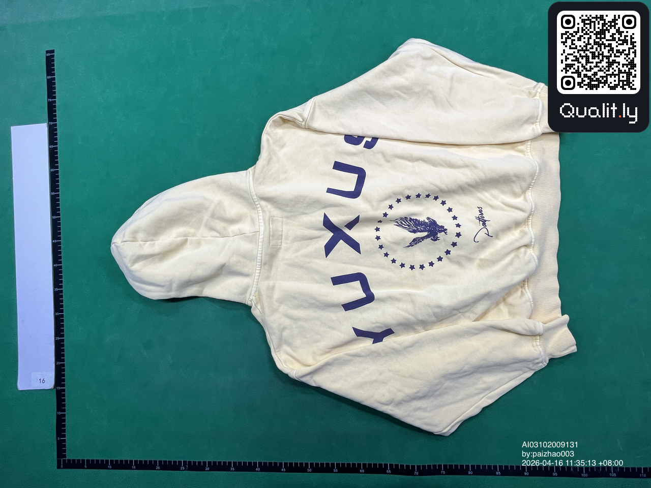 Bluza z kapturem — zdjęcie QC 2 z 8