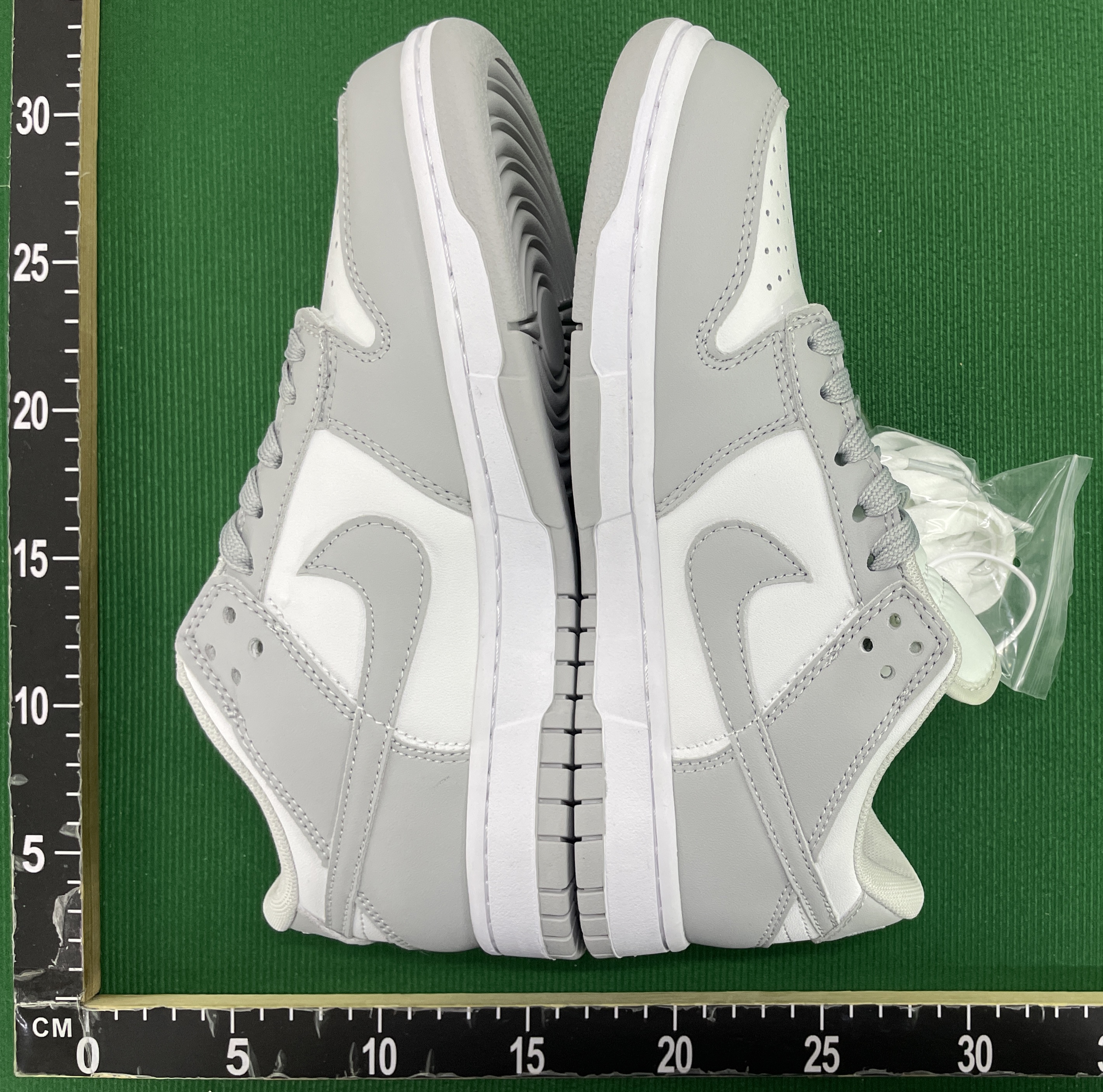 Sneakers QC photo 2 of 8
