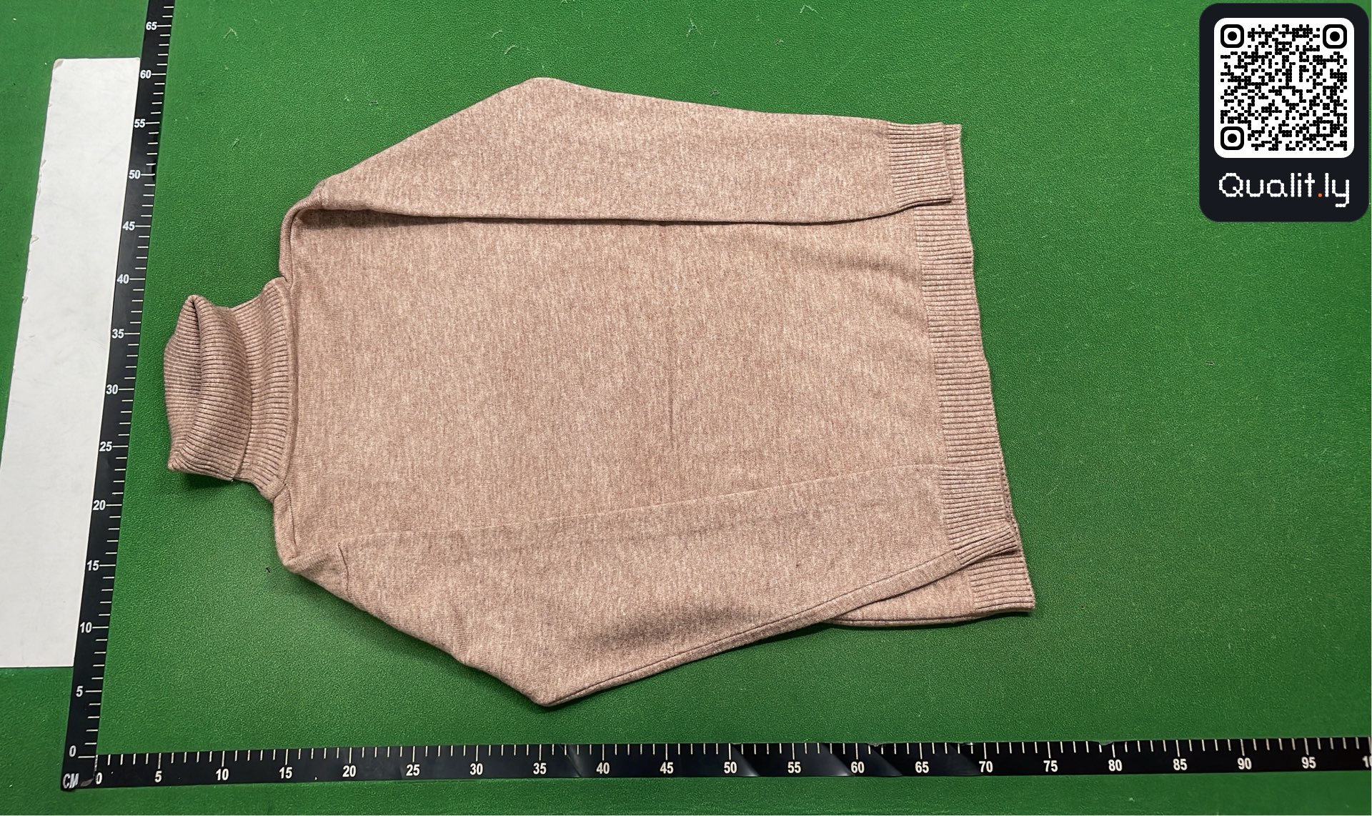Sweater QC photo 2 of 12
