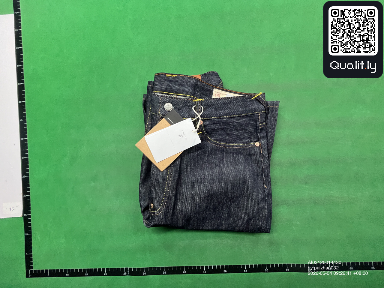 牛仔裤 QC 照片 1 / 8