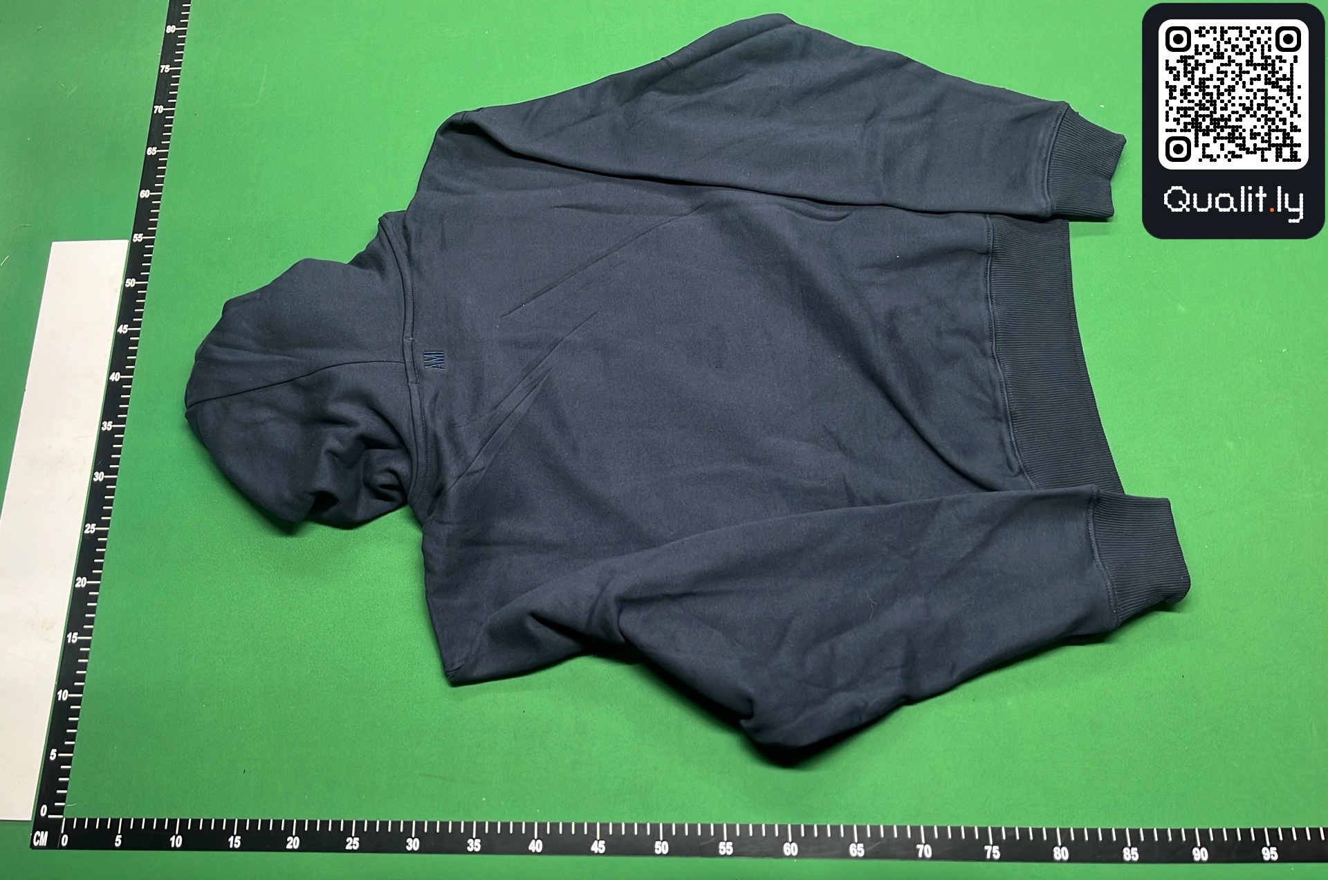 Bluza z kapturem — zdjęcie QC 3 z 4
