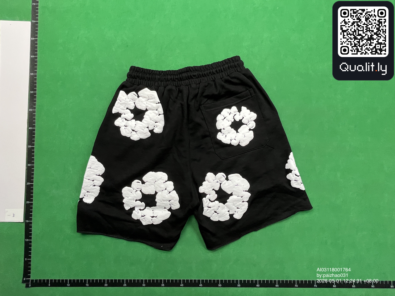 T-shirt — foto QC 2 di 52