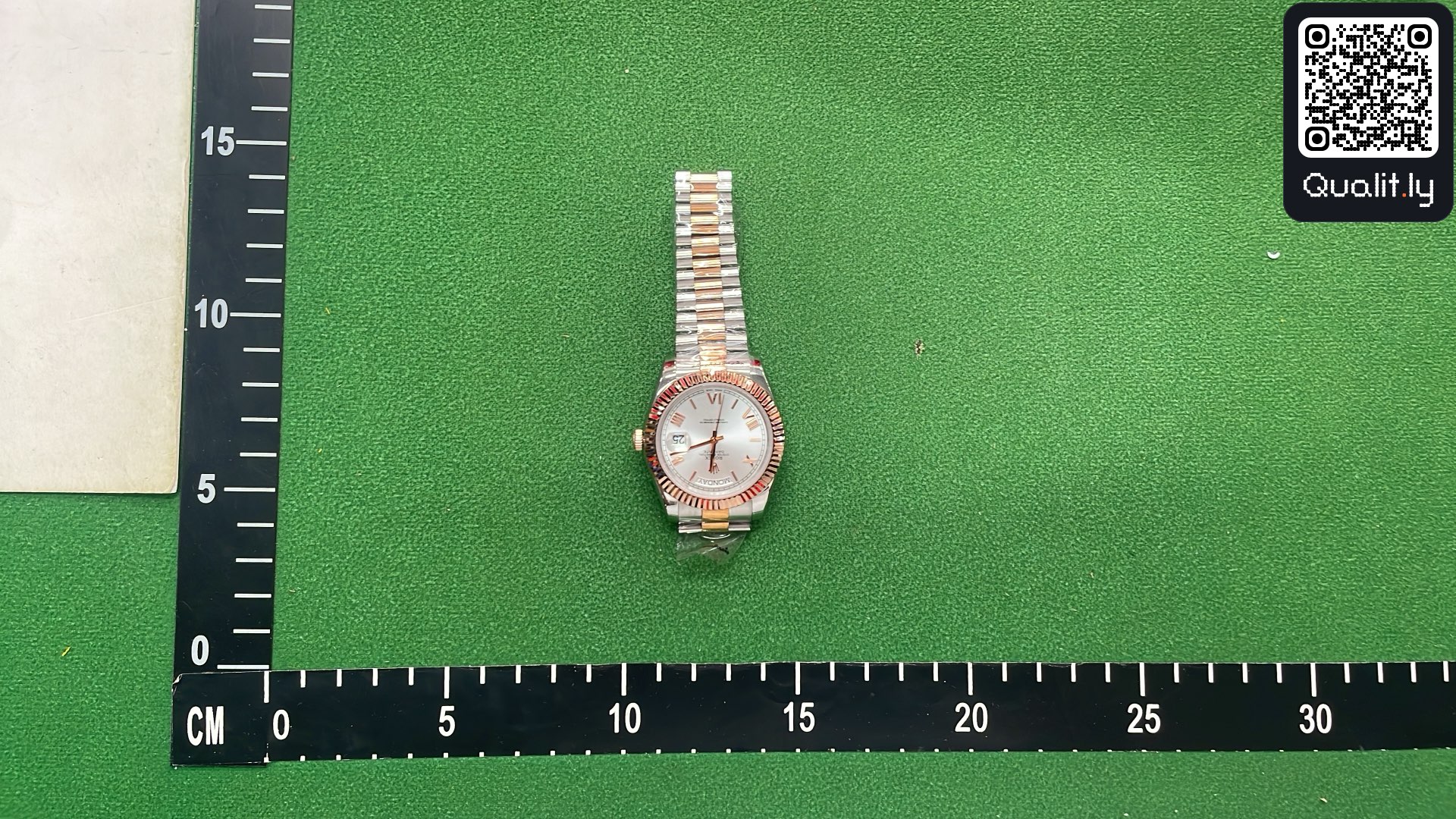 Uhr — QC-Foto 3 von 6