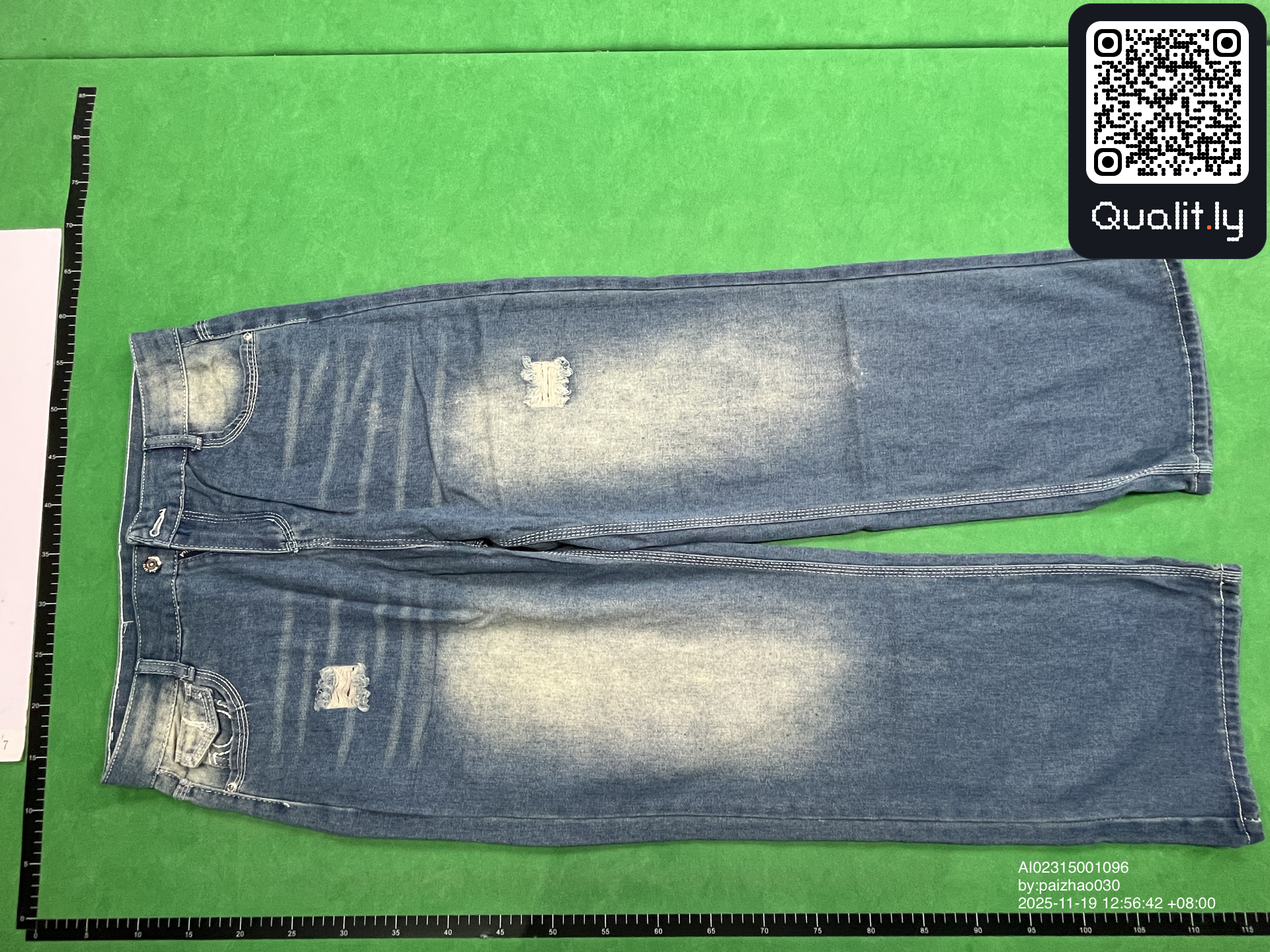 Blugi — fotografie QC 3 din 4