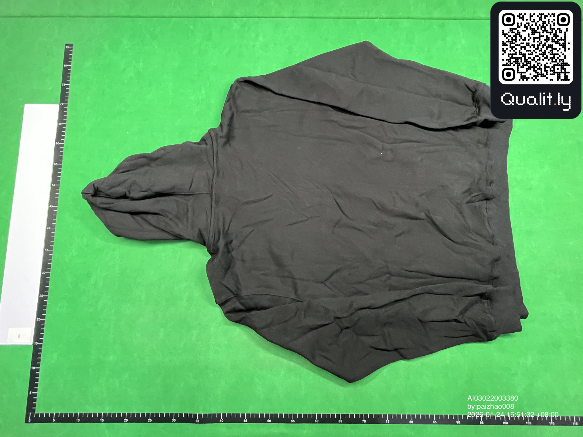 Hoodie — QC-Foto 3 von 86