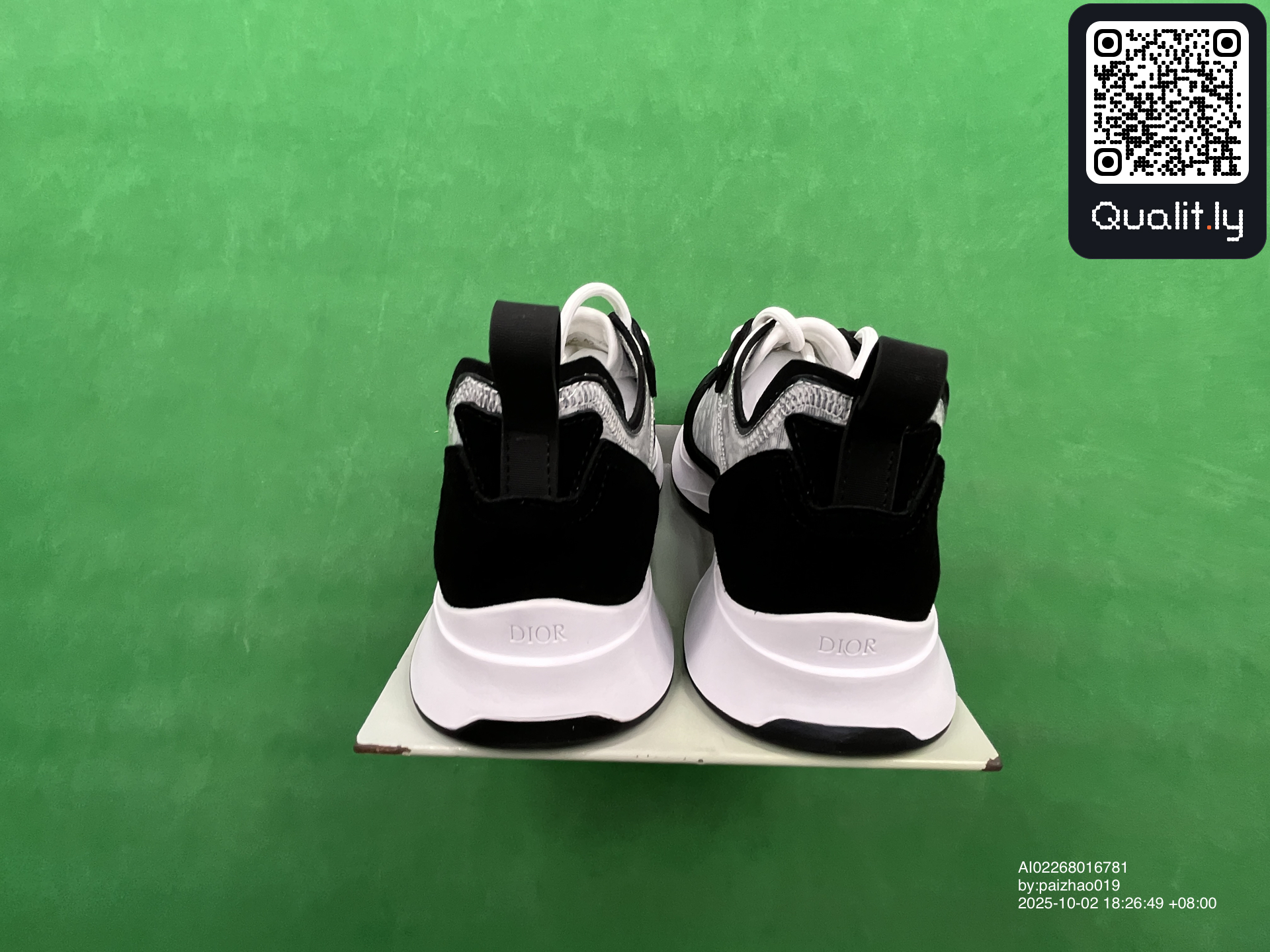 Sneaker — QC-Foto 3 von 34