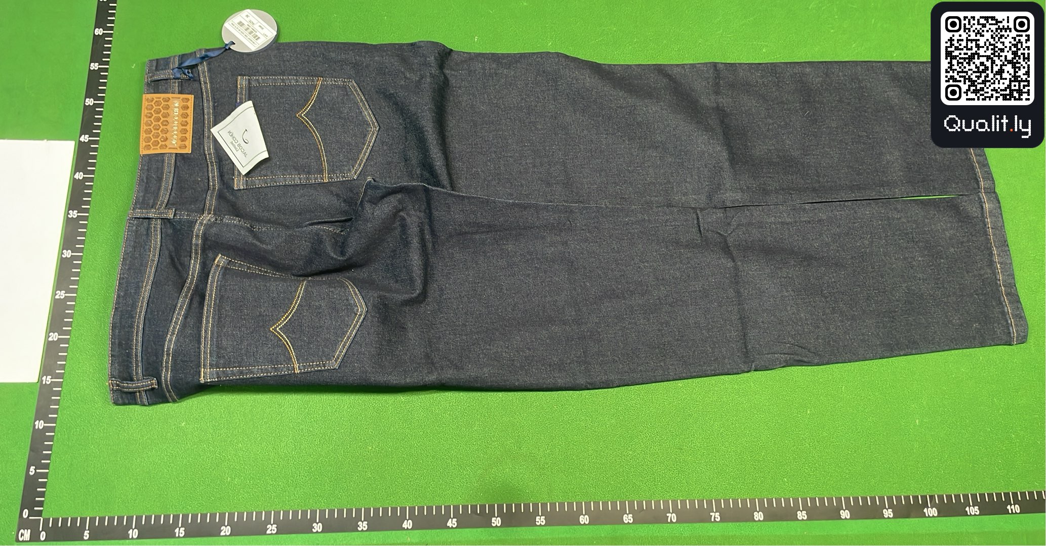 Jeans — QC-foto 3 av 4