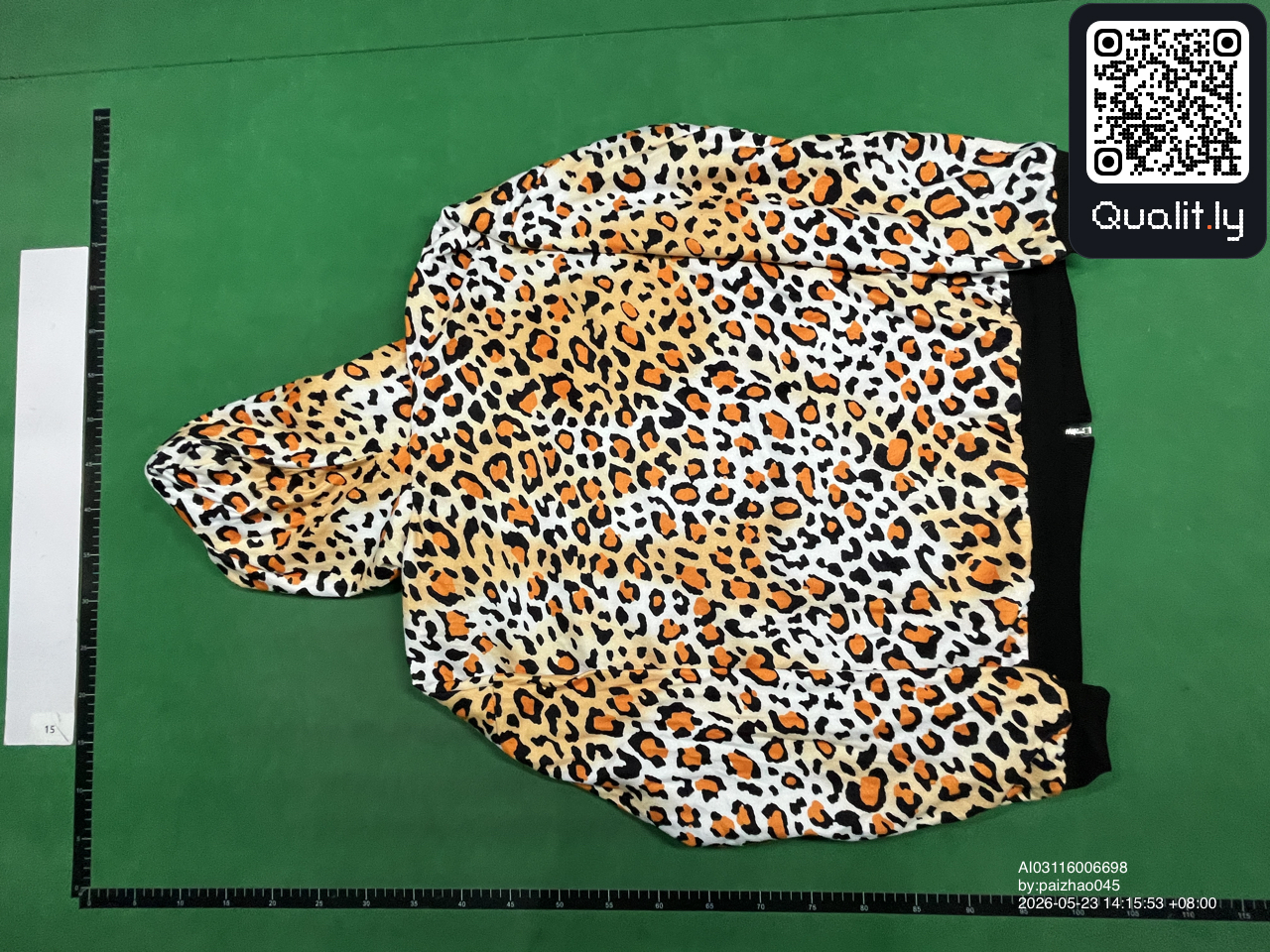 Sudadera con capucha — foto QC 2 de 4