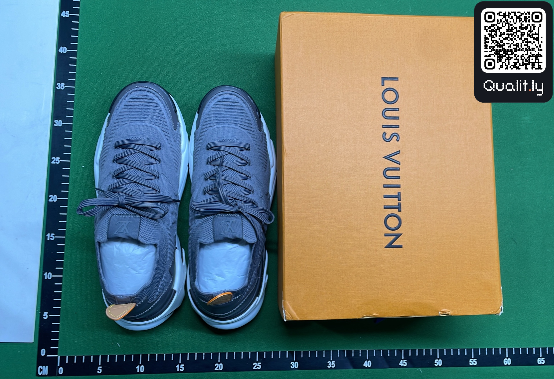 Sneakers — QC-foto 1 av 94