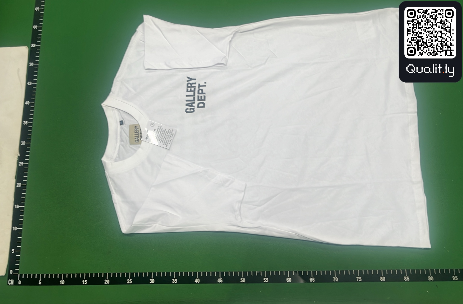 Camiseta — foto QC 2 de 8