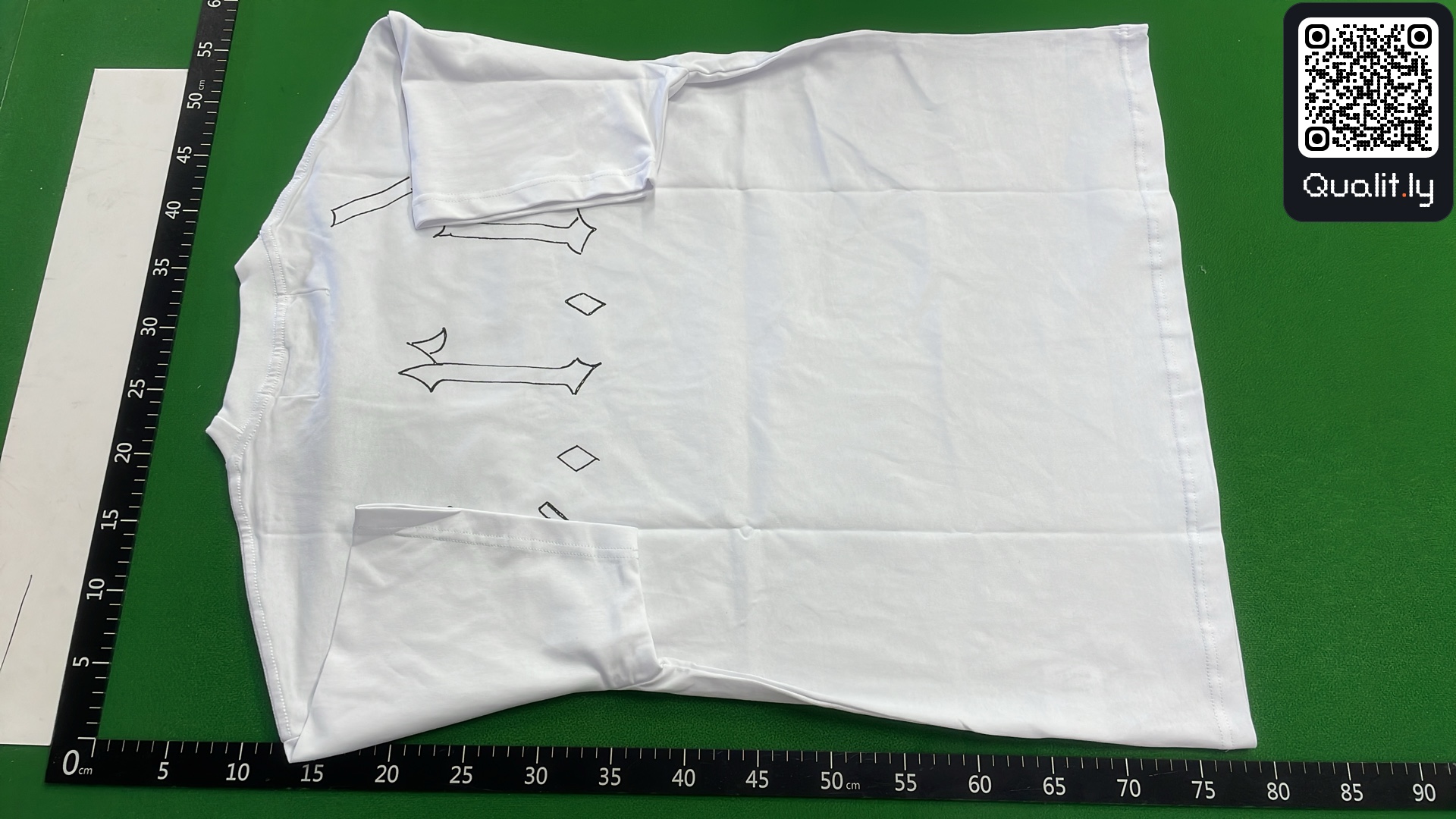 T-shirt — foto QC 3 de 8