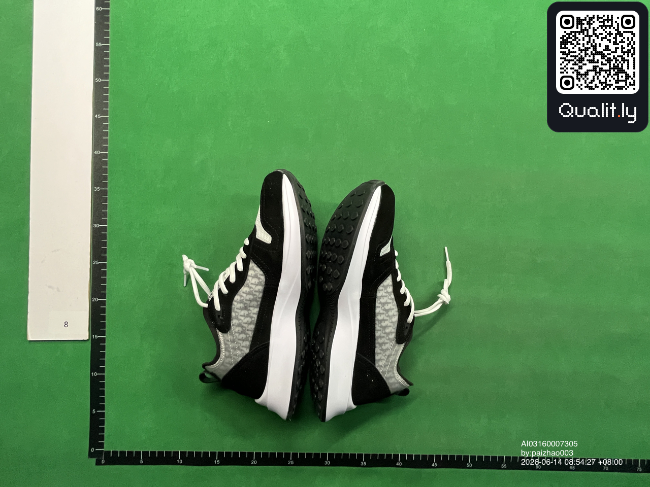 Sneakers — QC-foto 3 van 10