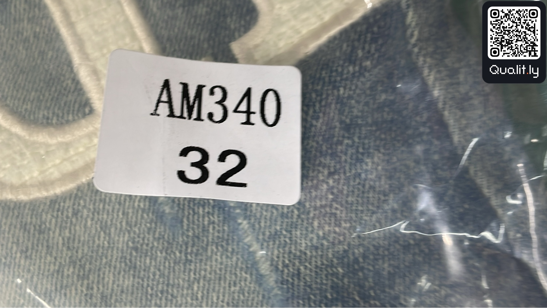 Calças de ganga — foto QC 1 de 4