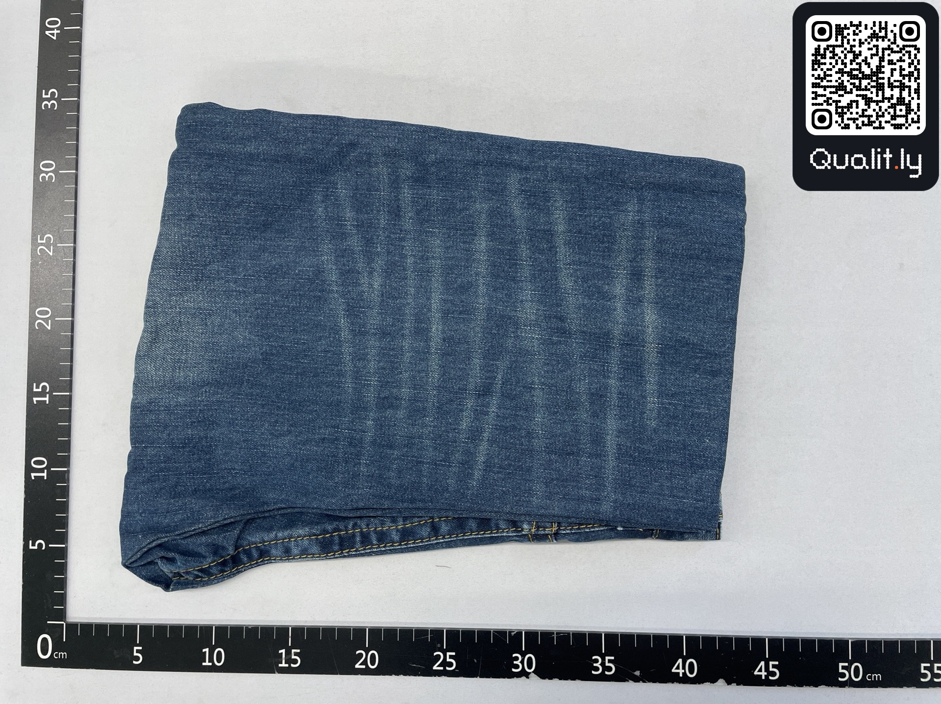 Jeans — QC-foto 1 av 102