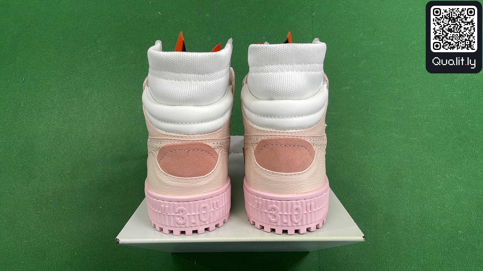 Sneakers QC photo 3 of 18