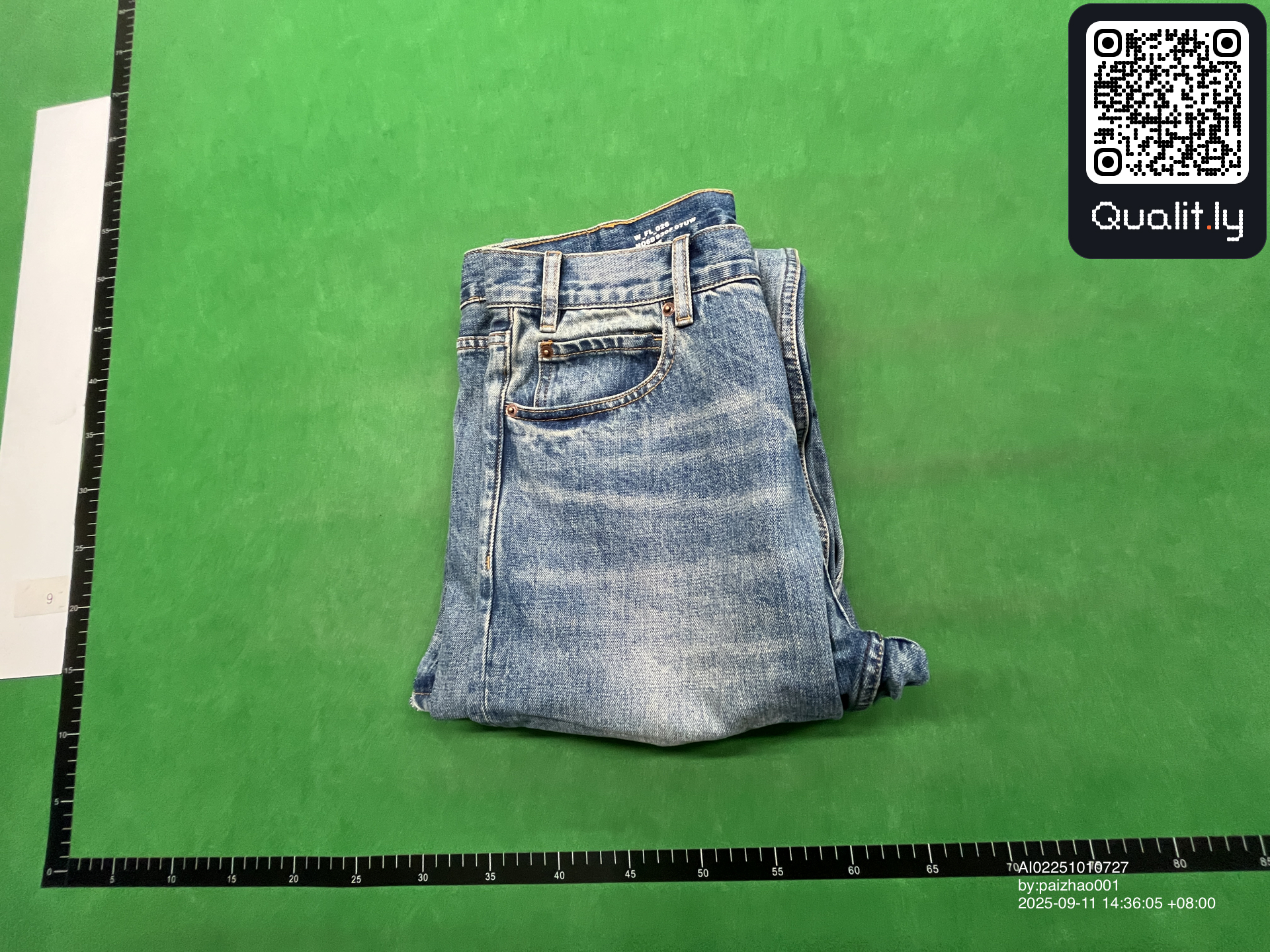 Jeans — QC-foto 1 van 10