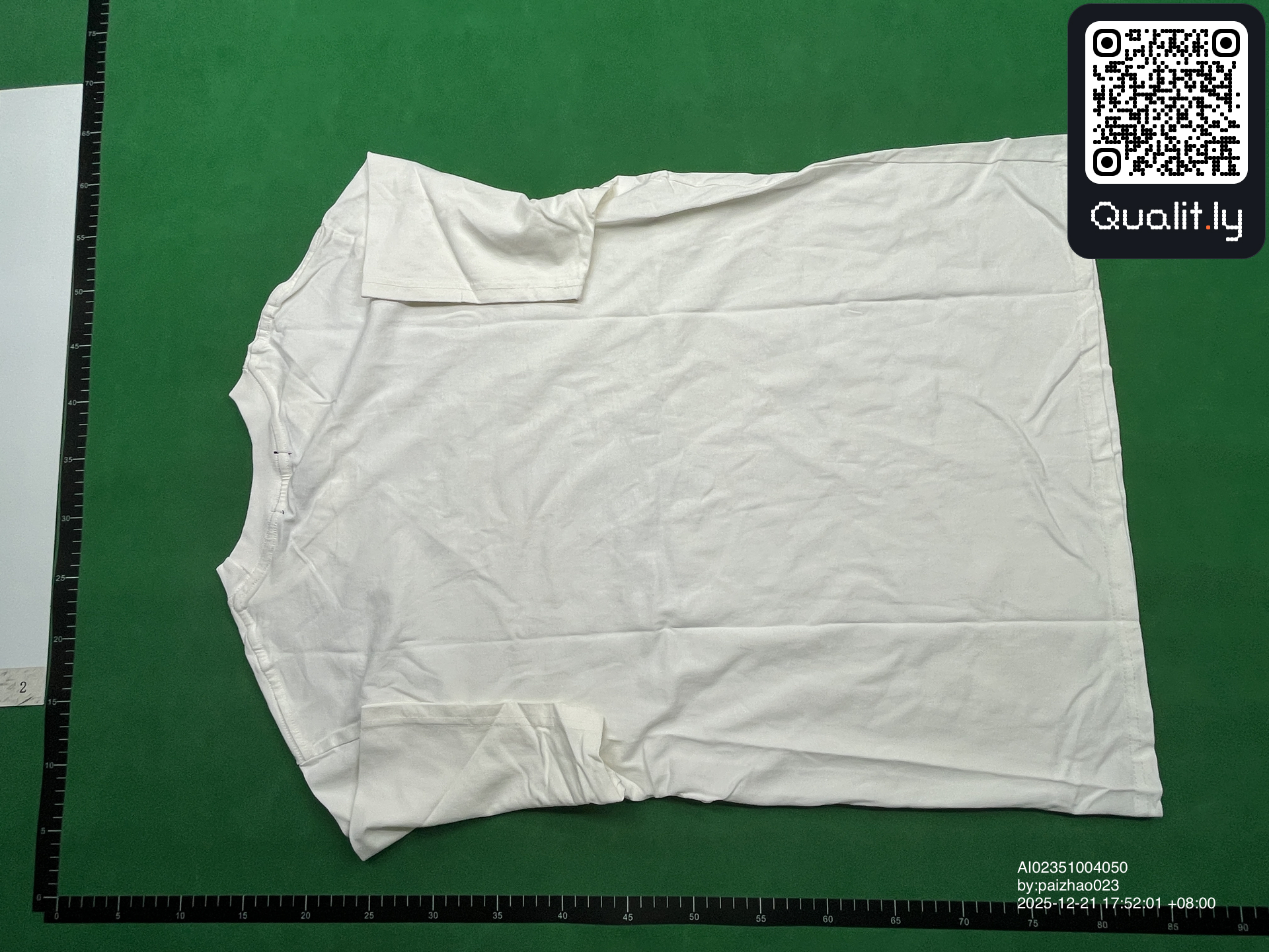 Camiseta — foto QC 2 de 8