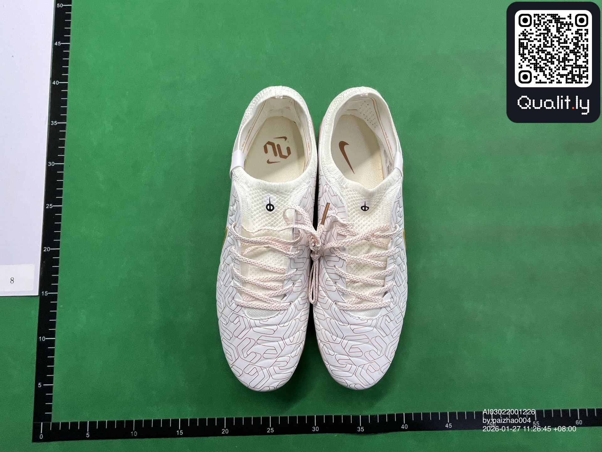 Sneakers QC photo 2 of 48
