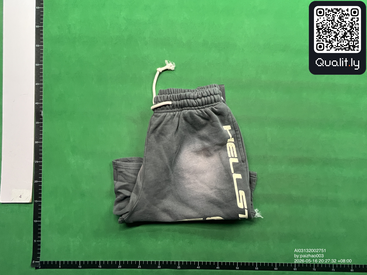 Short — photo QC 2 sur 94