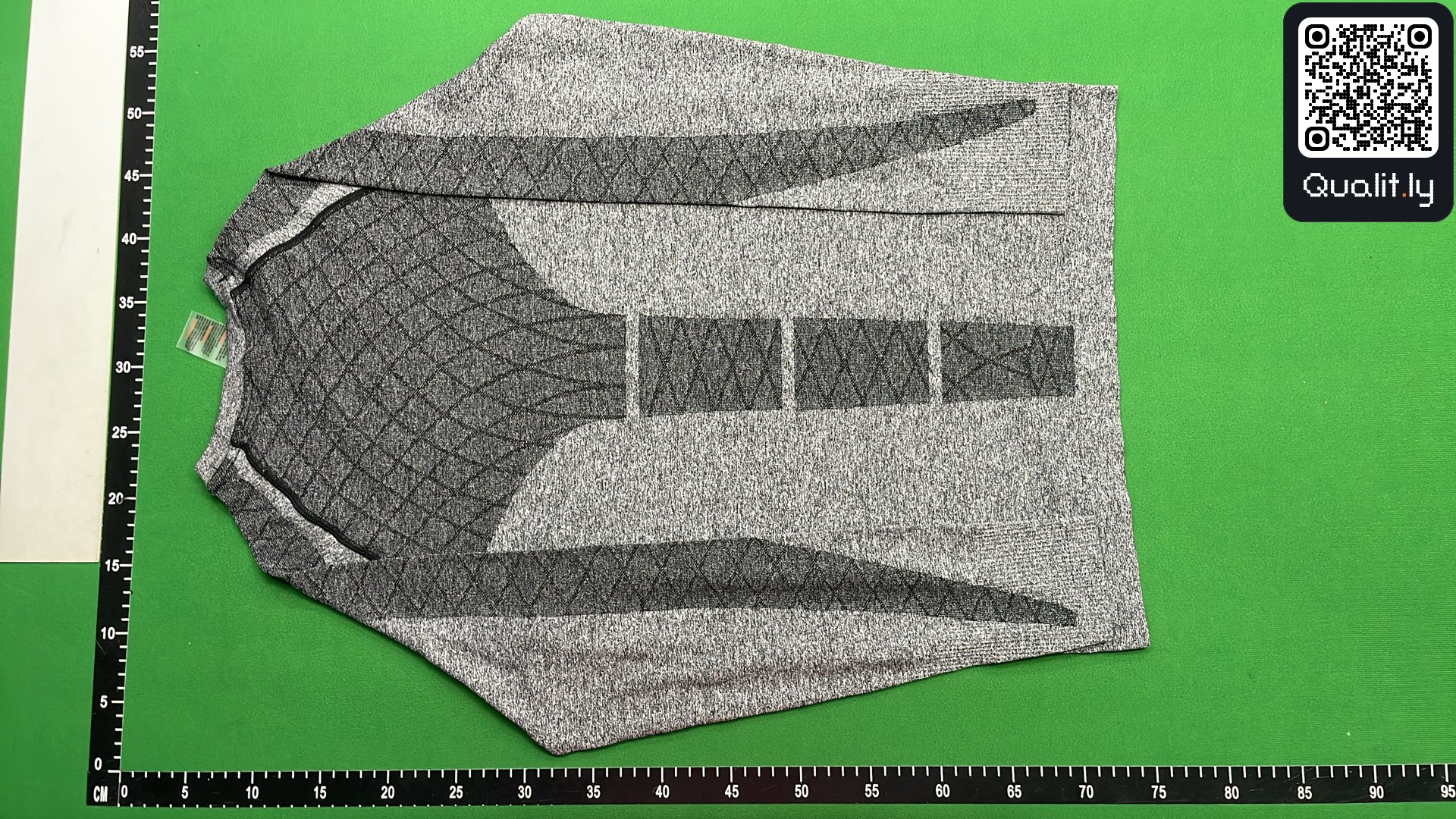 Camiseta — foto QC 3 de 114