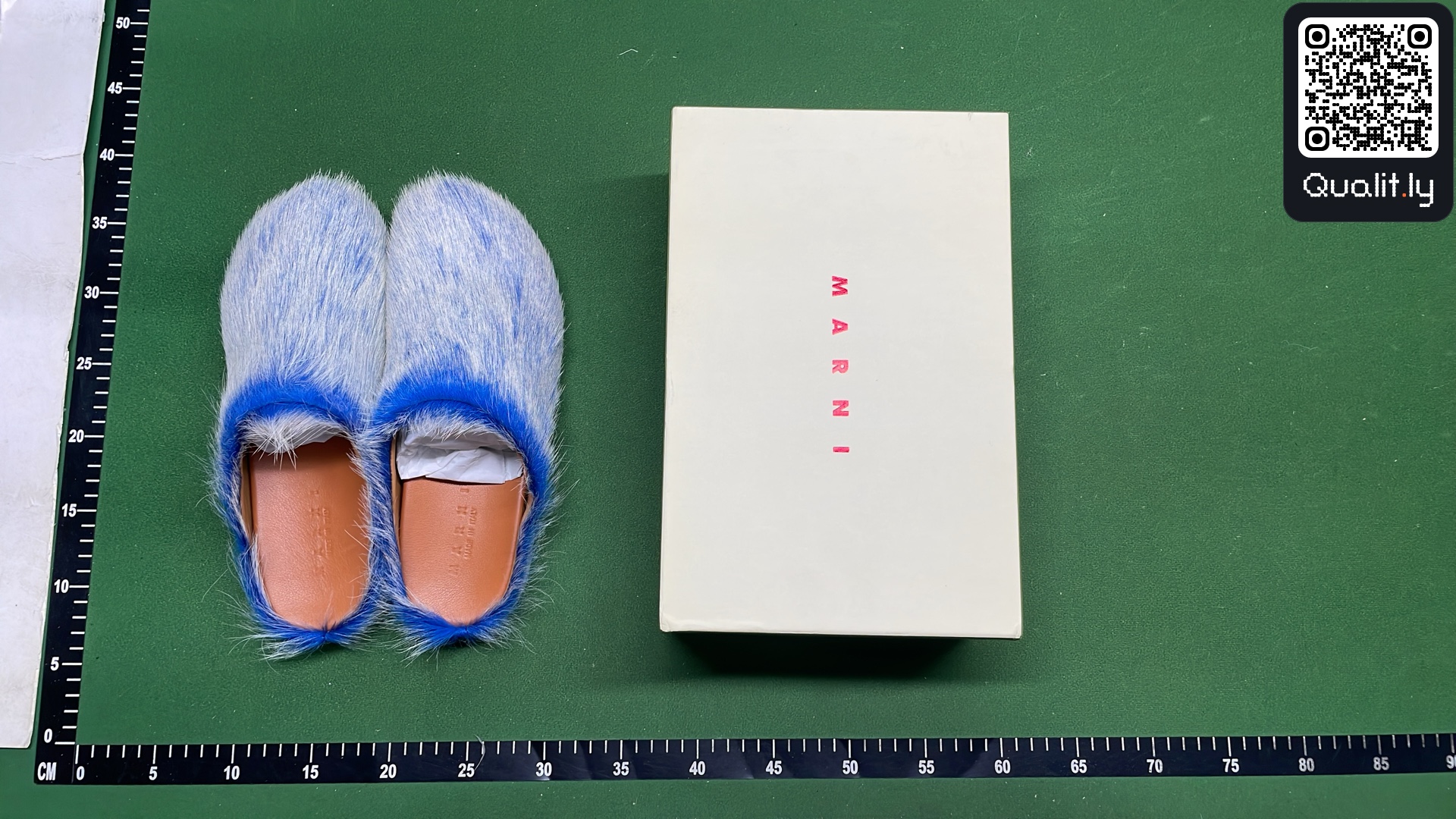 Sneakers QC photo 1 of 126