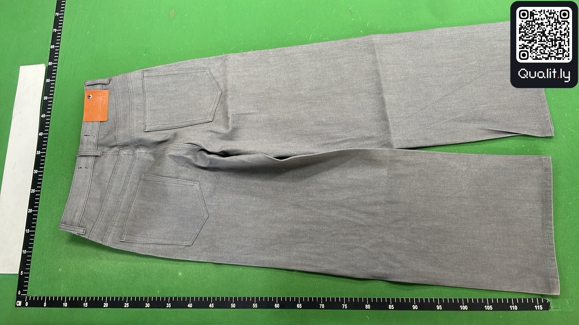 牛仔裤 QC 照片 3 / 4