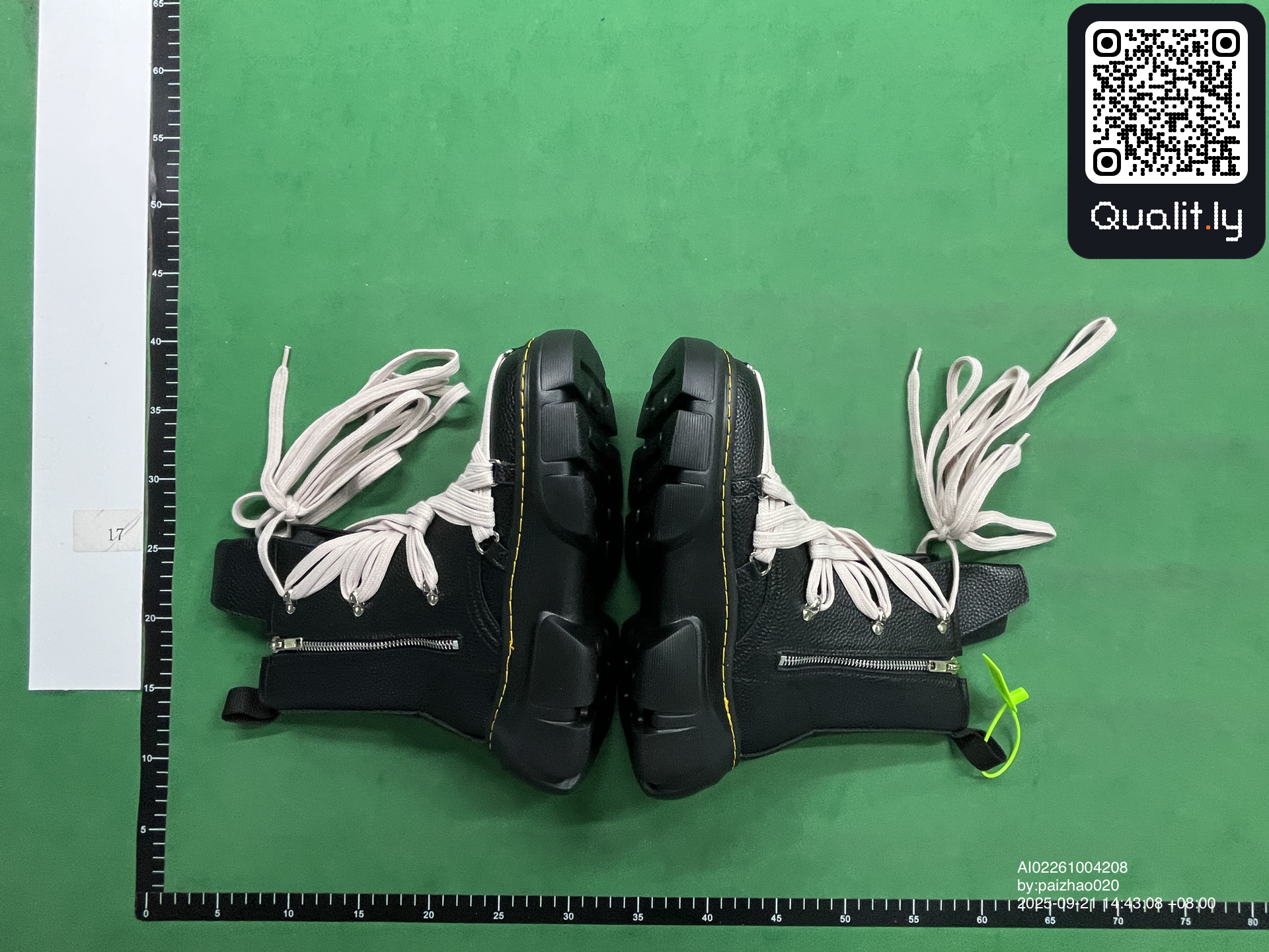 Botas — foto QC 3 de 12