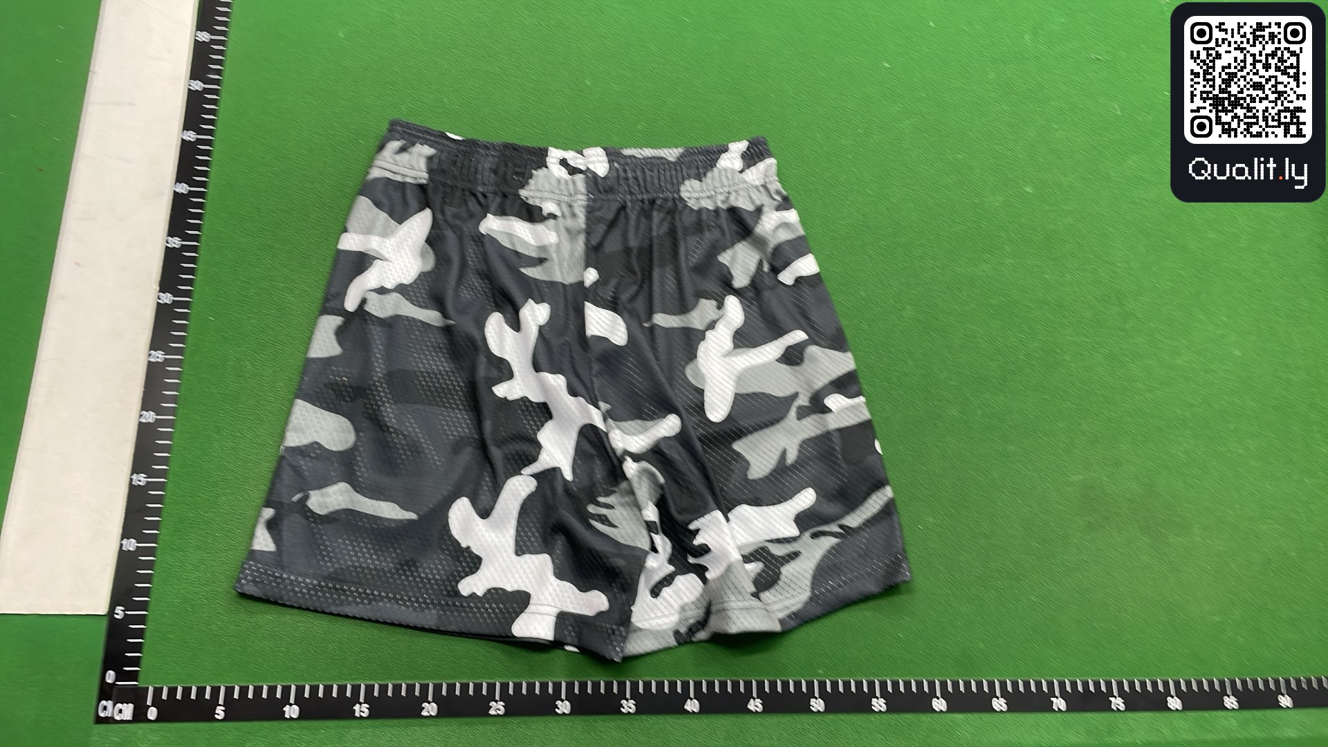 短裤 QC 照片 3 / 14