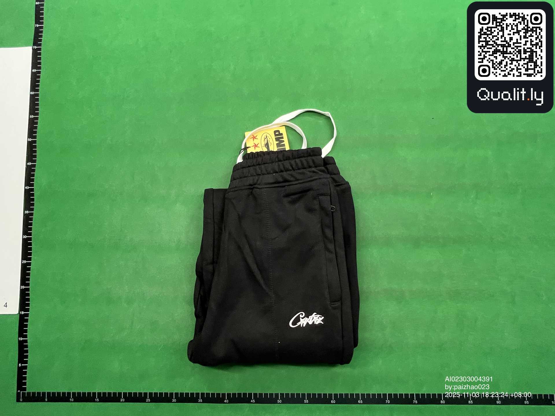 Hoodie QC photo 1 of 30