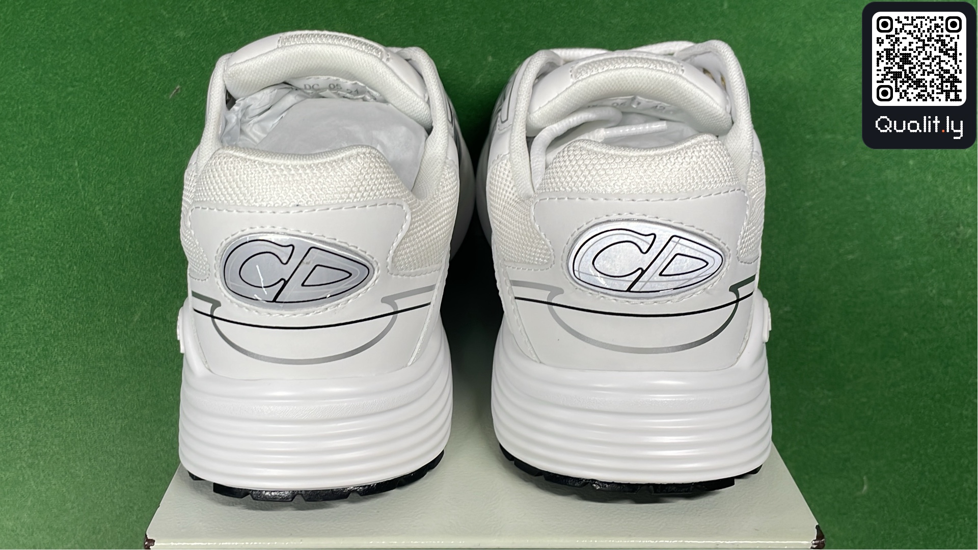 Sneakers QC photo 3 of 108