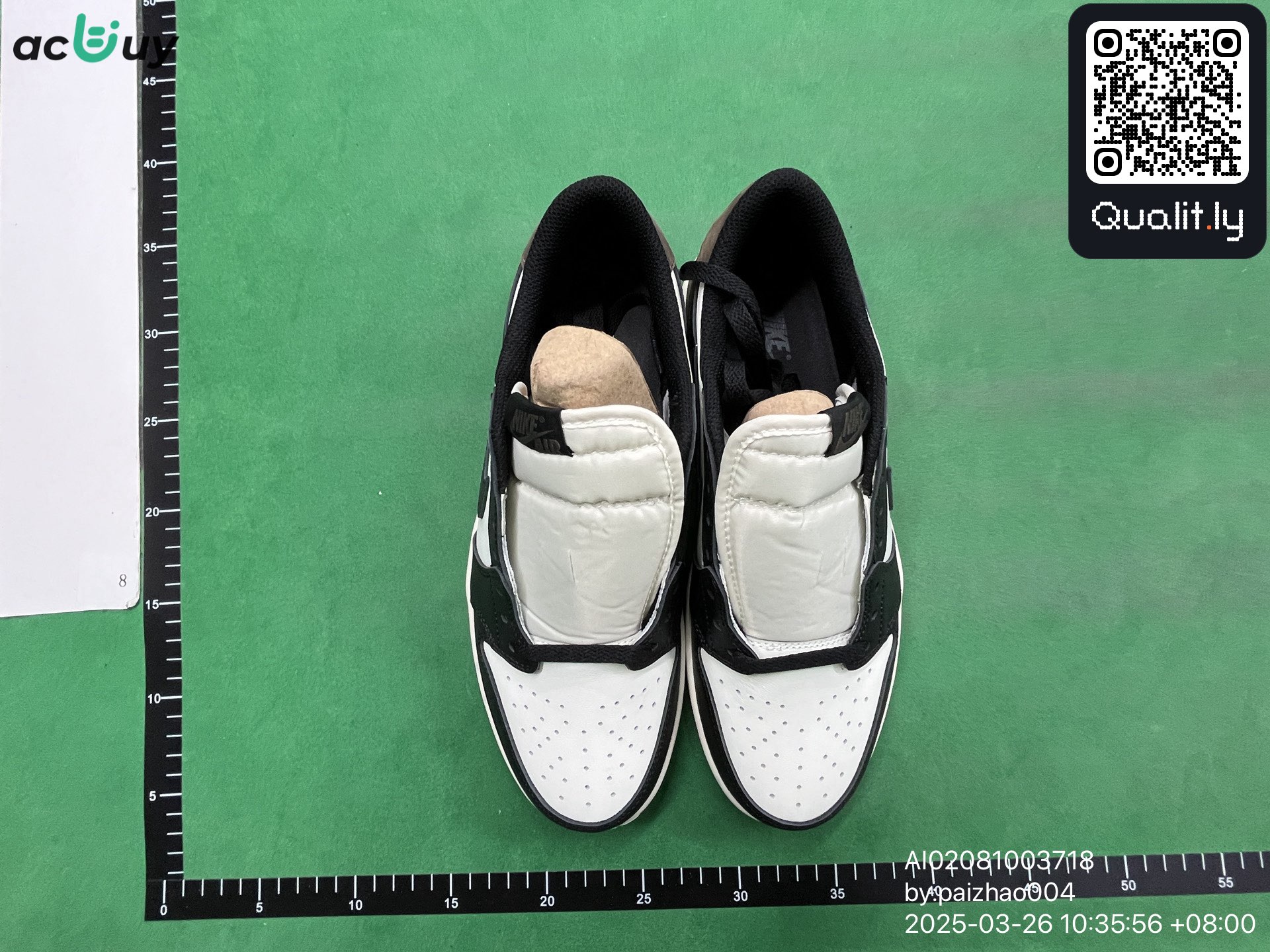 Sneakers QC photo 1 of 6